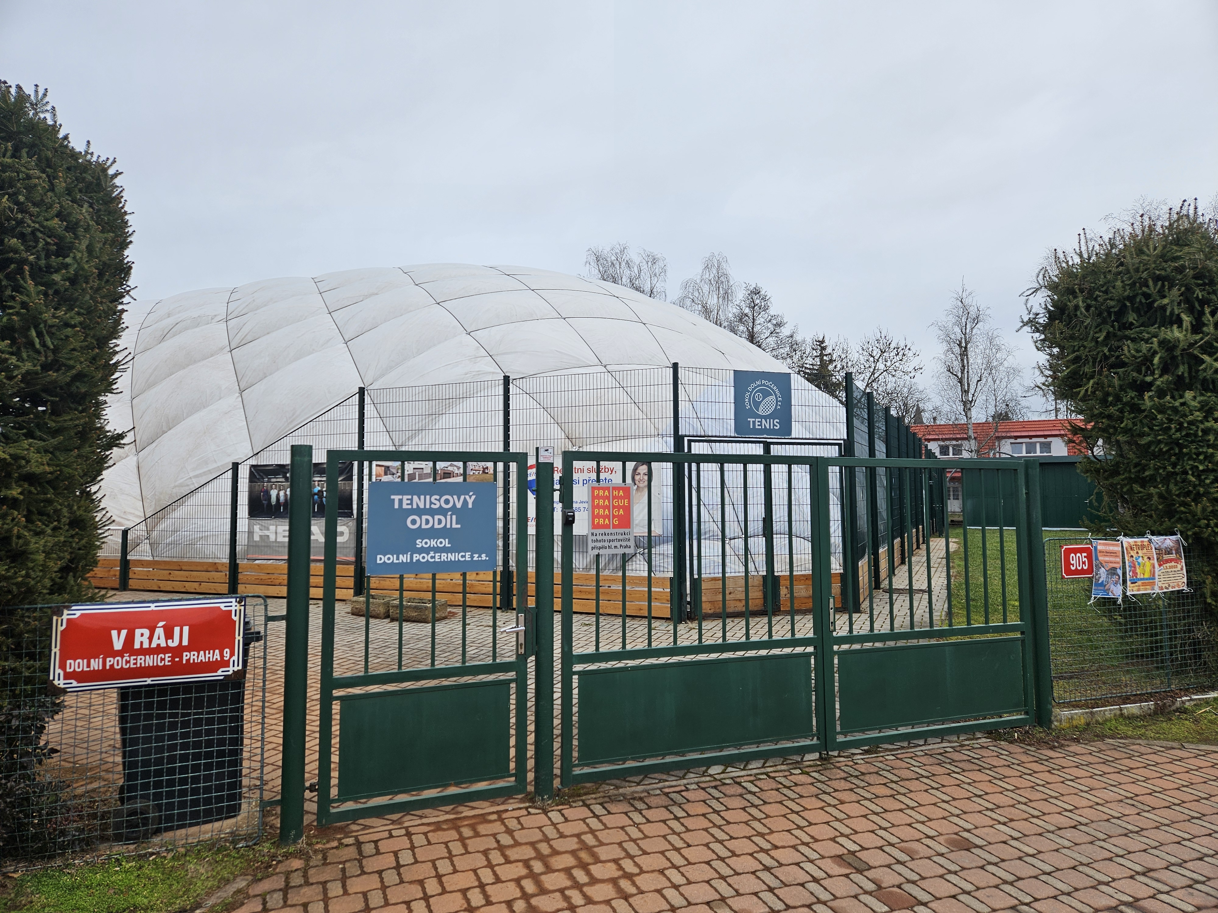 Hala Dolní Počernice