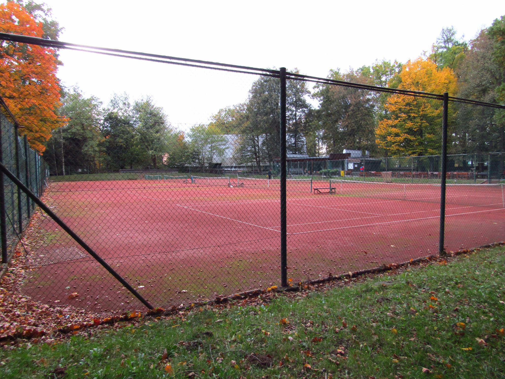 Tenisové kurty Města Rožnov pod Radhoštěm foto 1