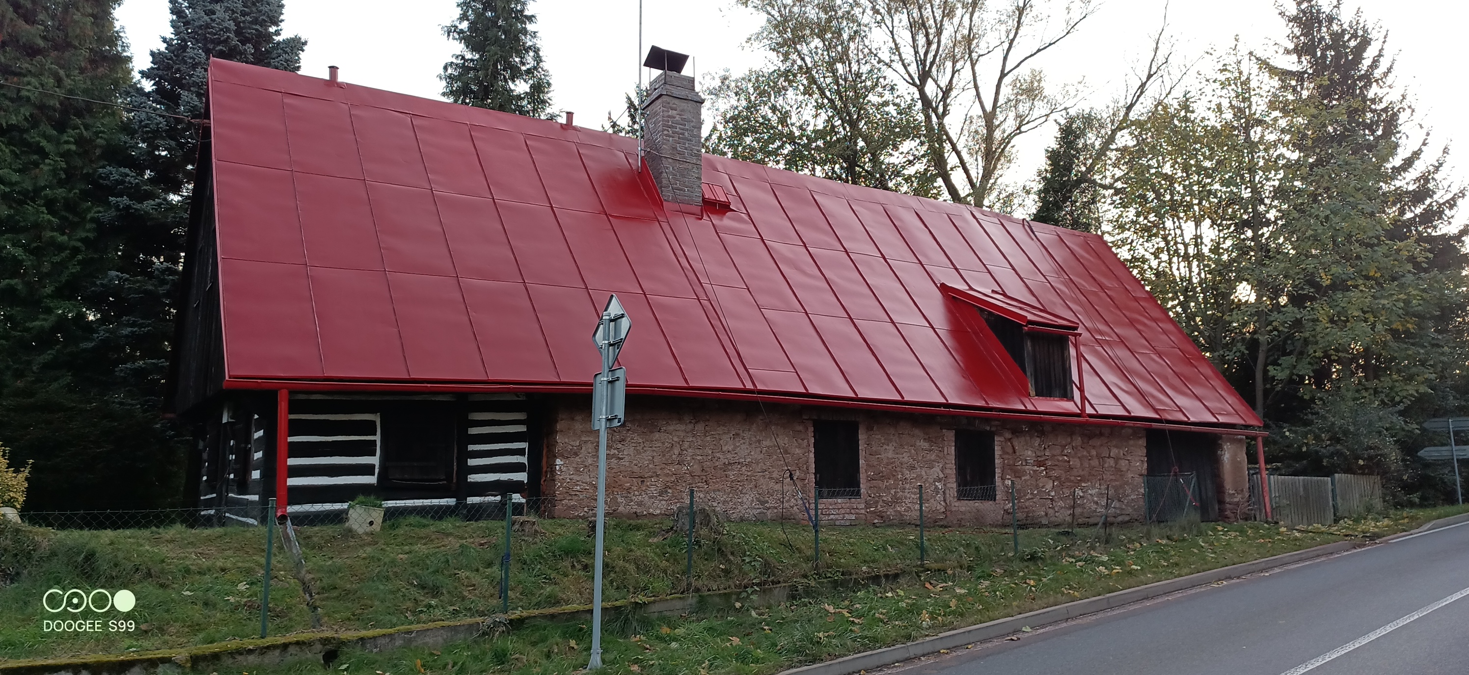 ČIŠTĚNÍ MYTÍ NÁTĚRY RENOVACE. Fasád střech a konstrukcí