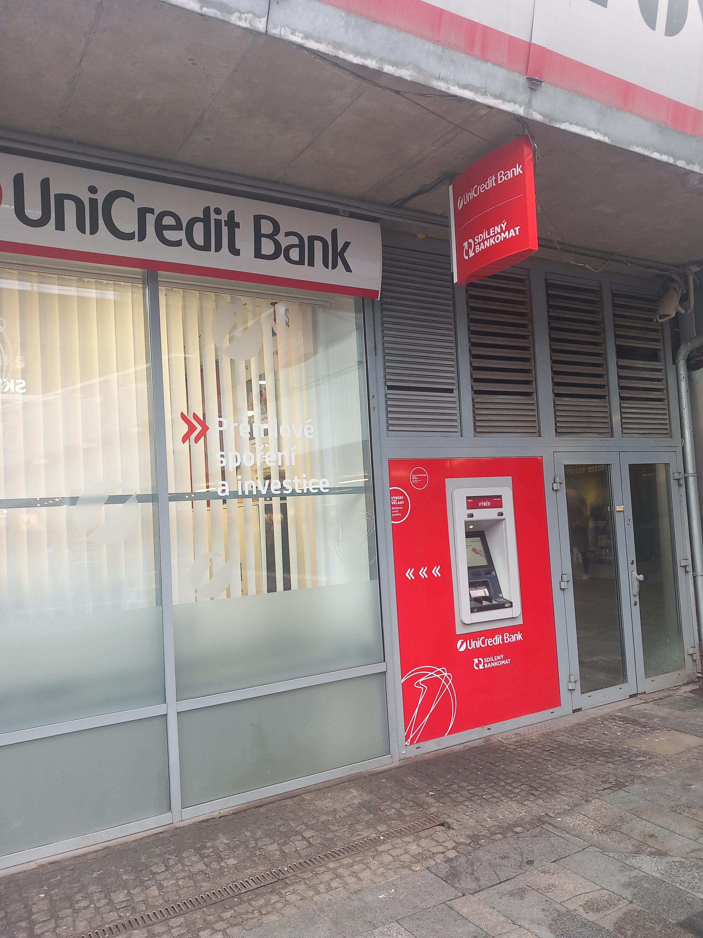 Bankomat UniCredit Bank Czech Republic foto 2