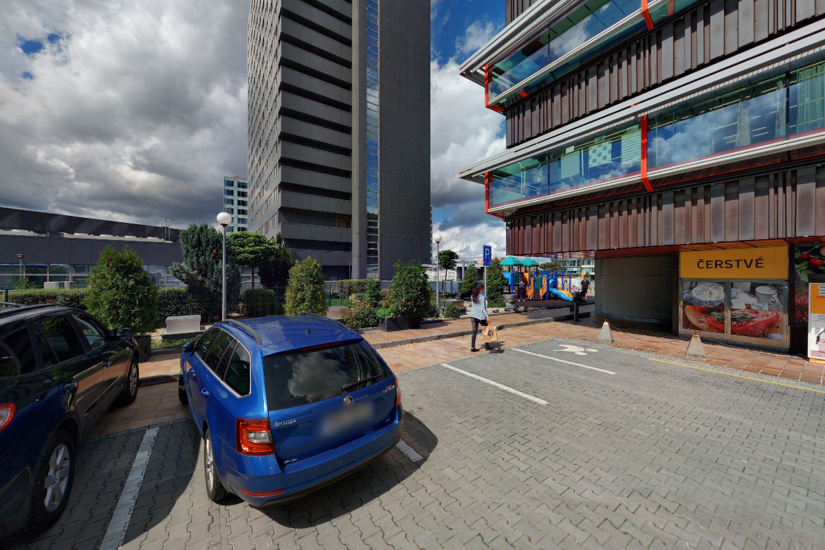 Dobíjecí stanice ČEZ