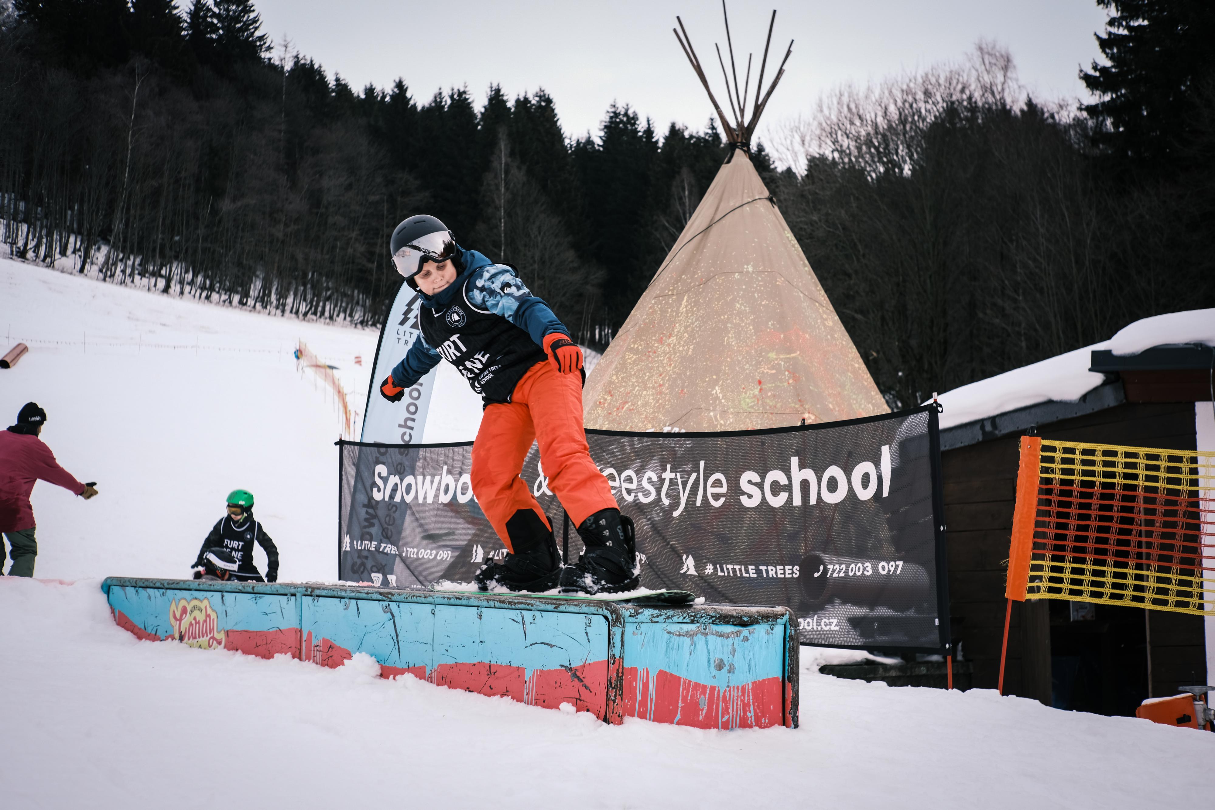 Little Trees Snowboard School foto 2