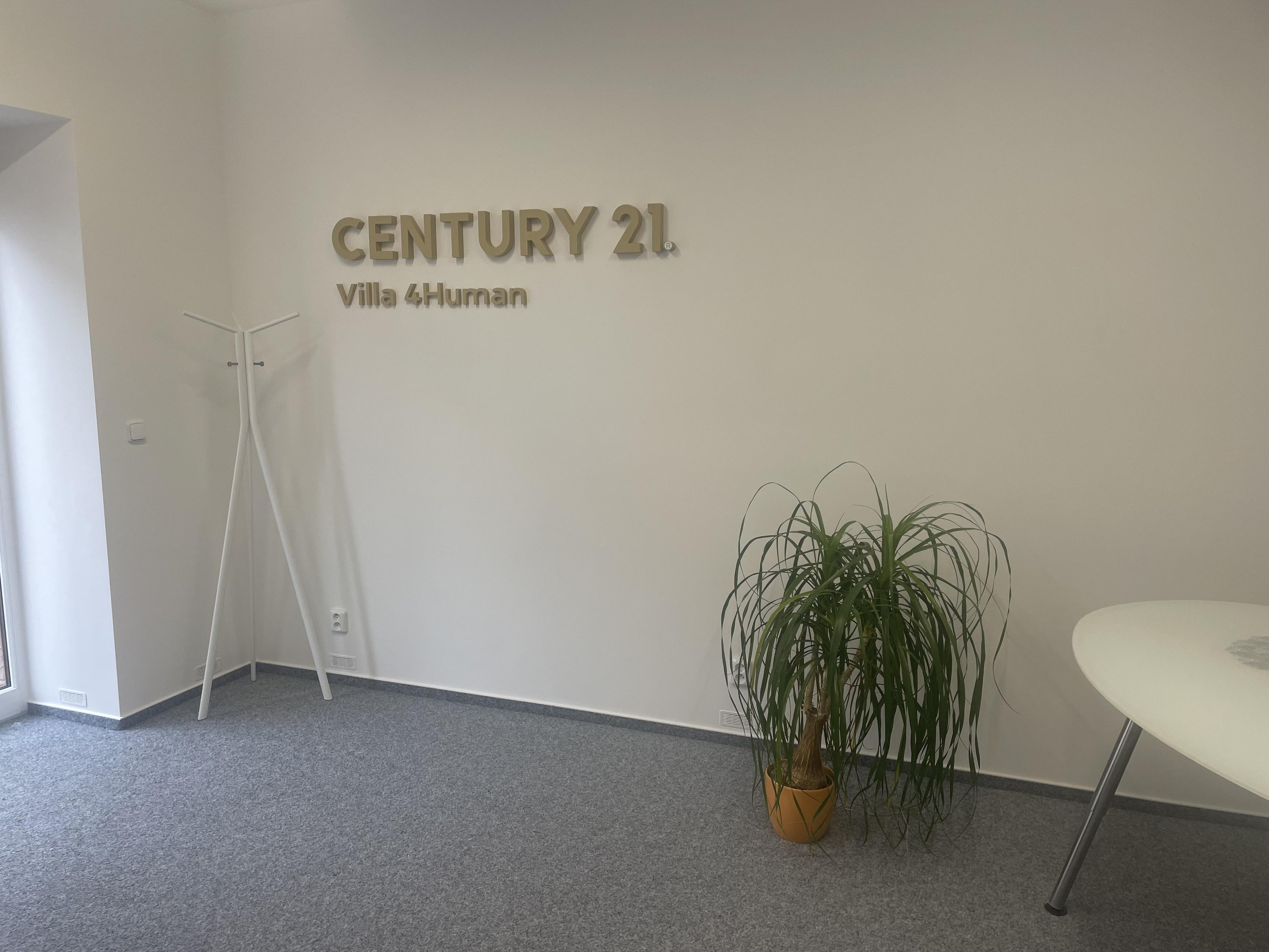 CENTURY 21 Villa 4Human foto 4