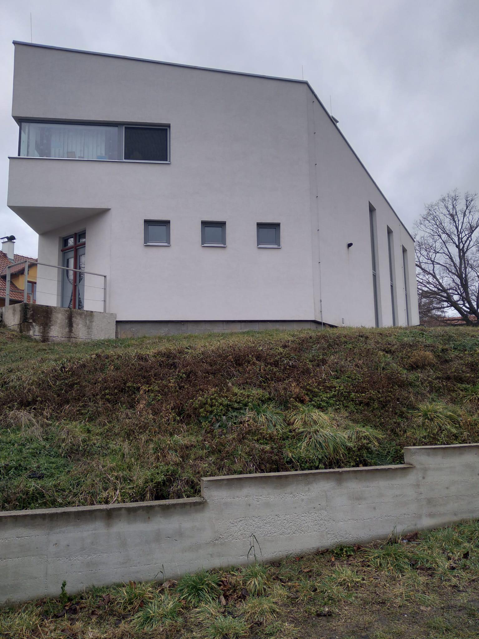 Pavéza - kostel Církve čs. husitské foto 3