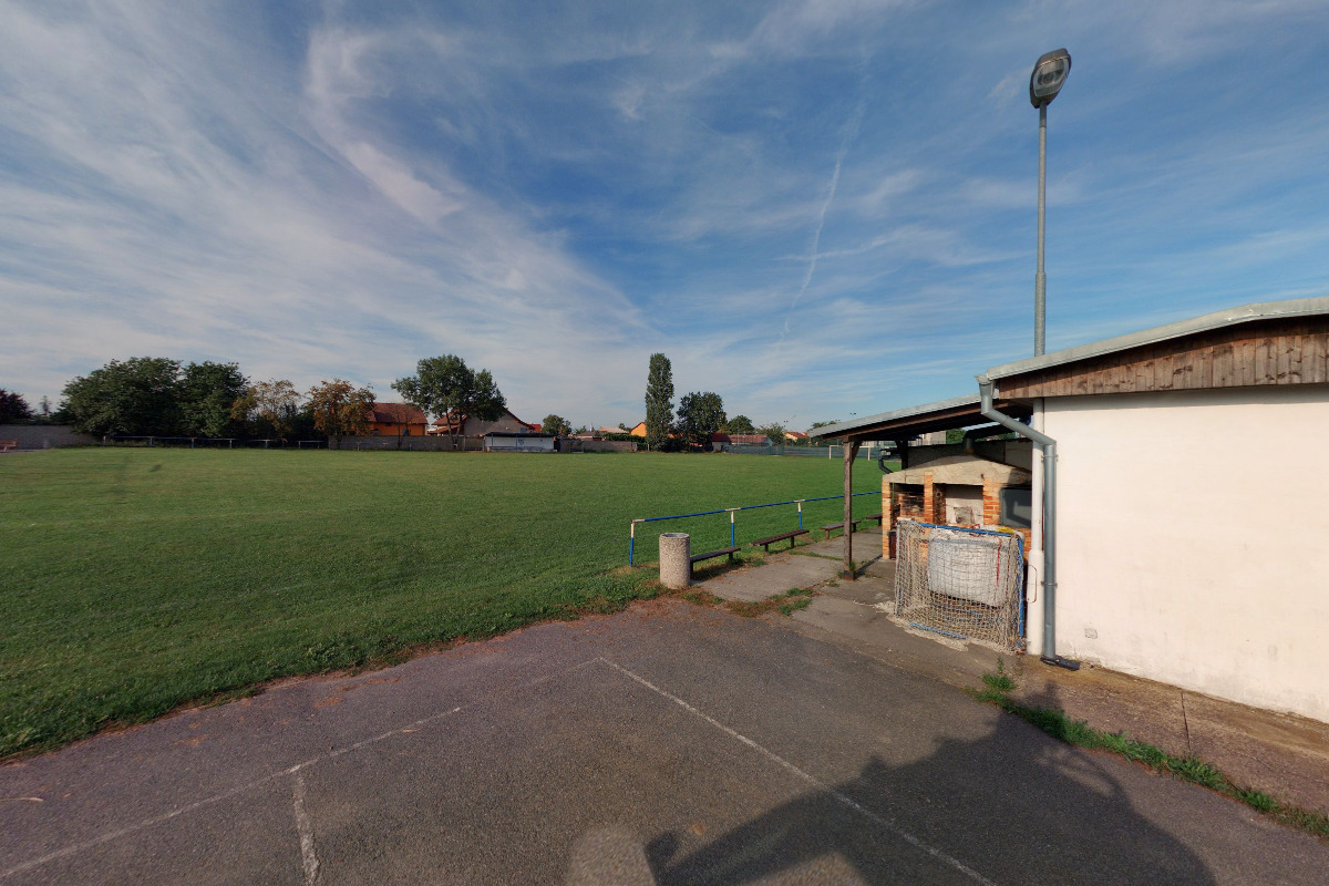 Fotbalové hřiště Pletený Újezd
