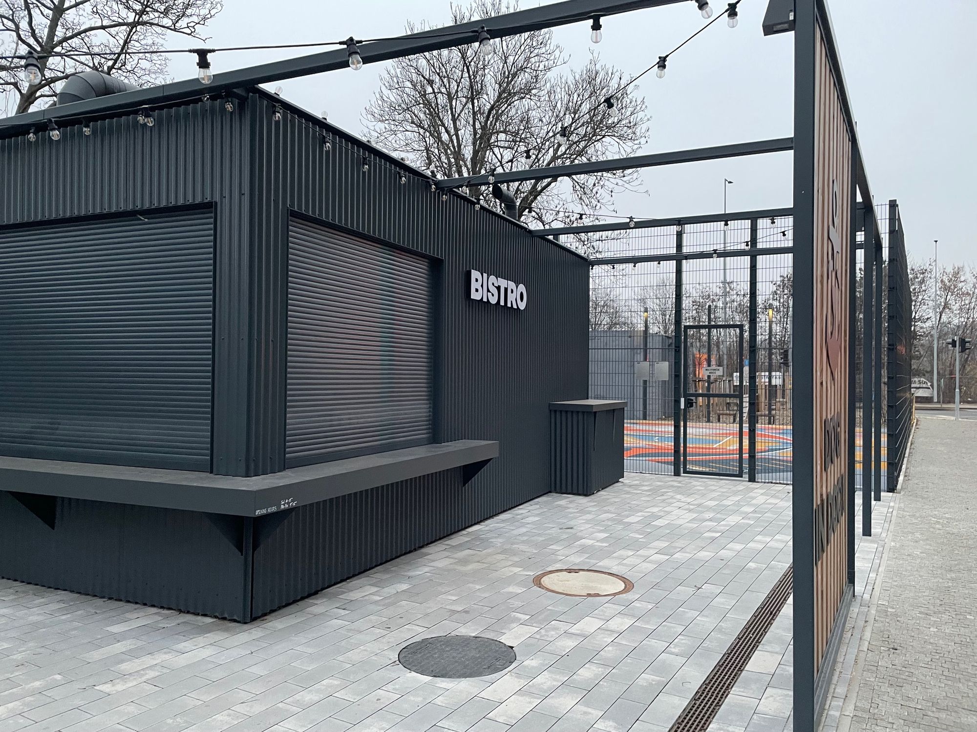 Dog in Dock Lihovar foto 2