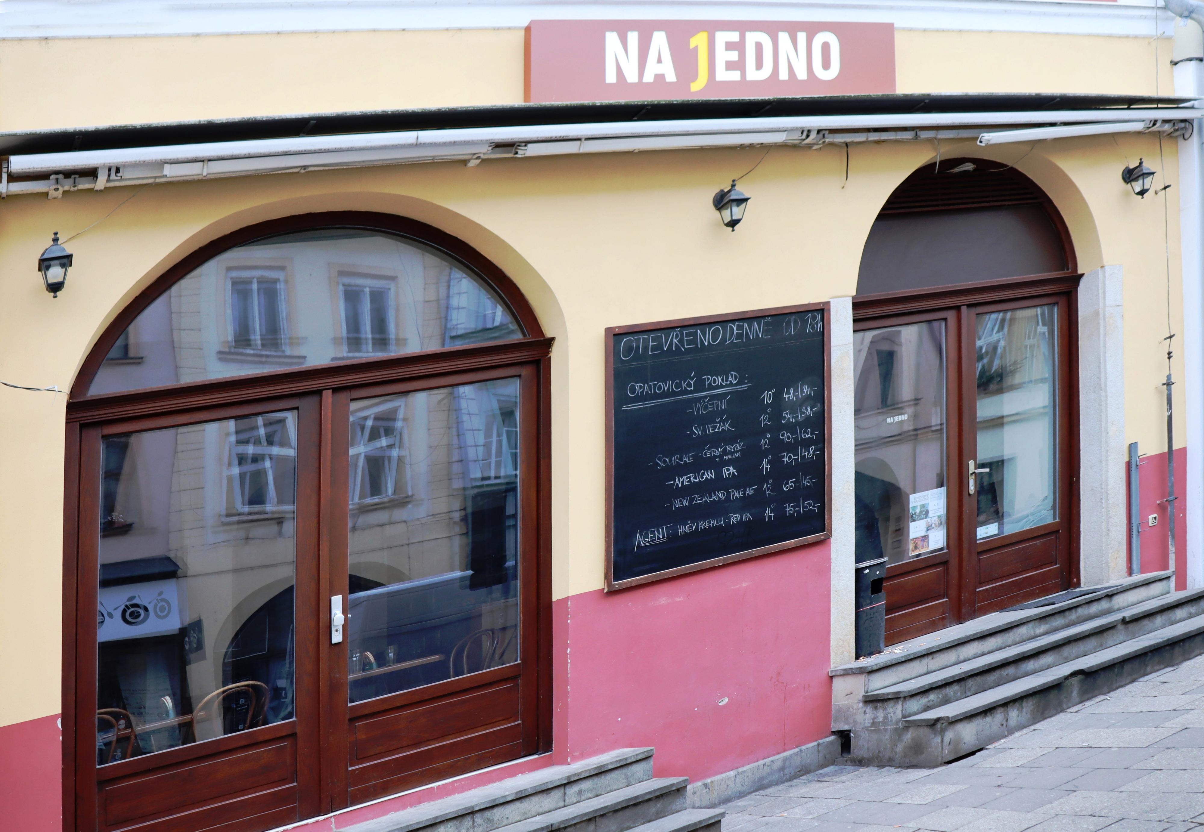 na JEDNO