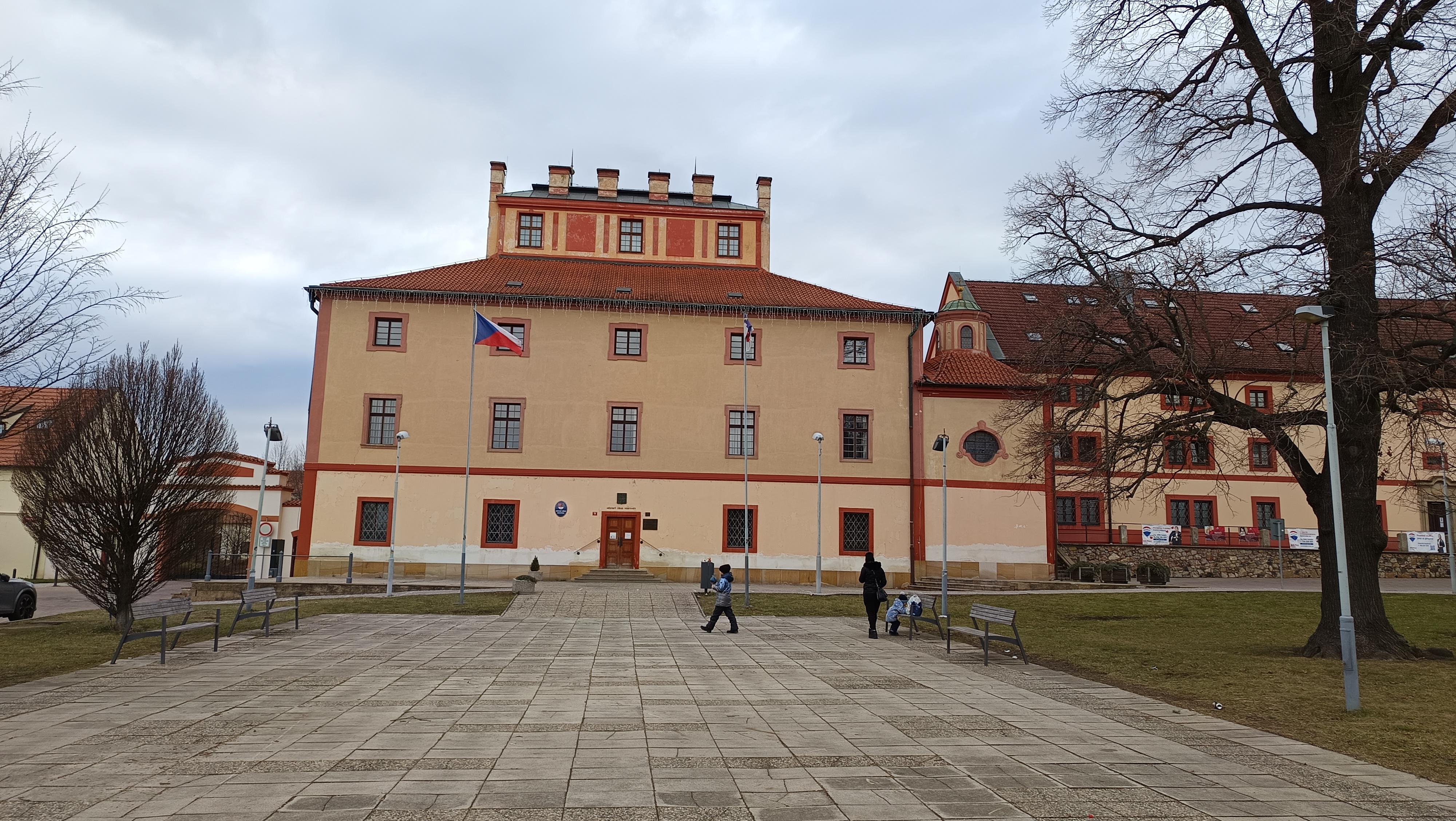 Hostivice - městský úřad foto 2