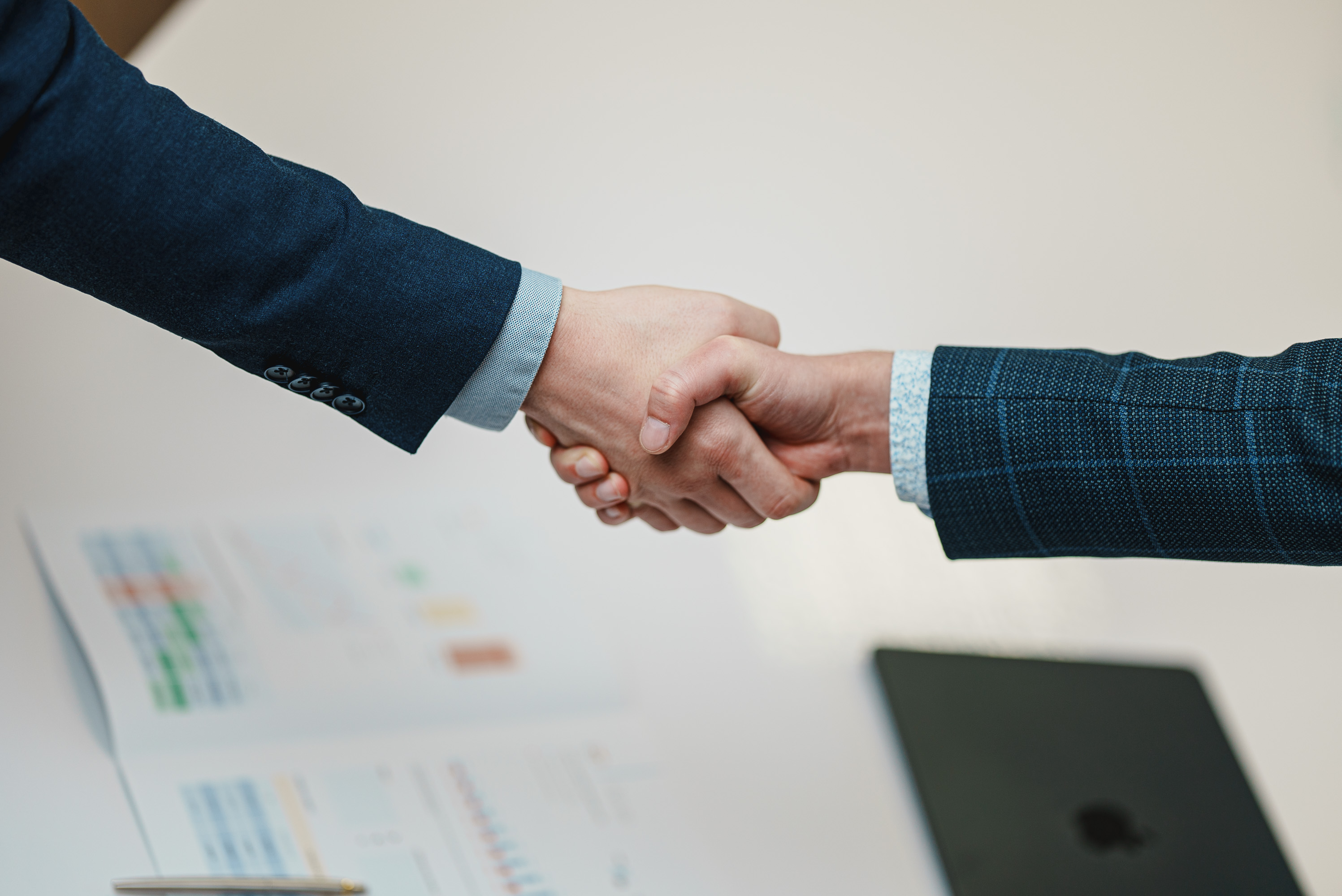 Adam Ostatek - Finance foto 3