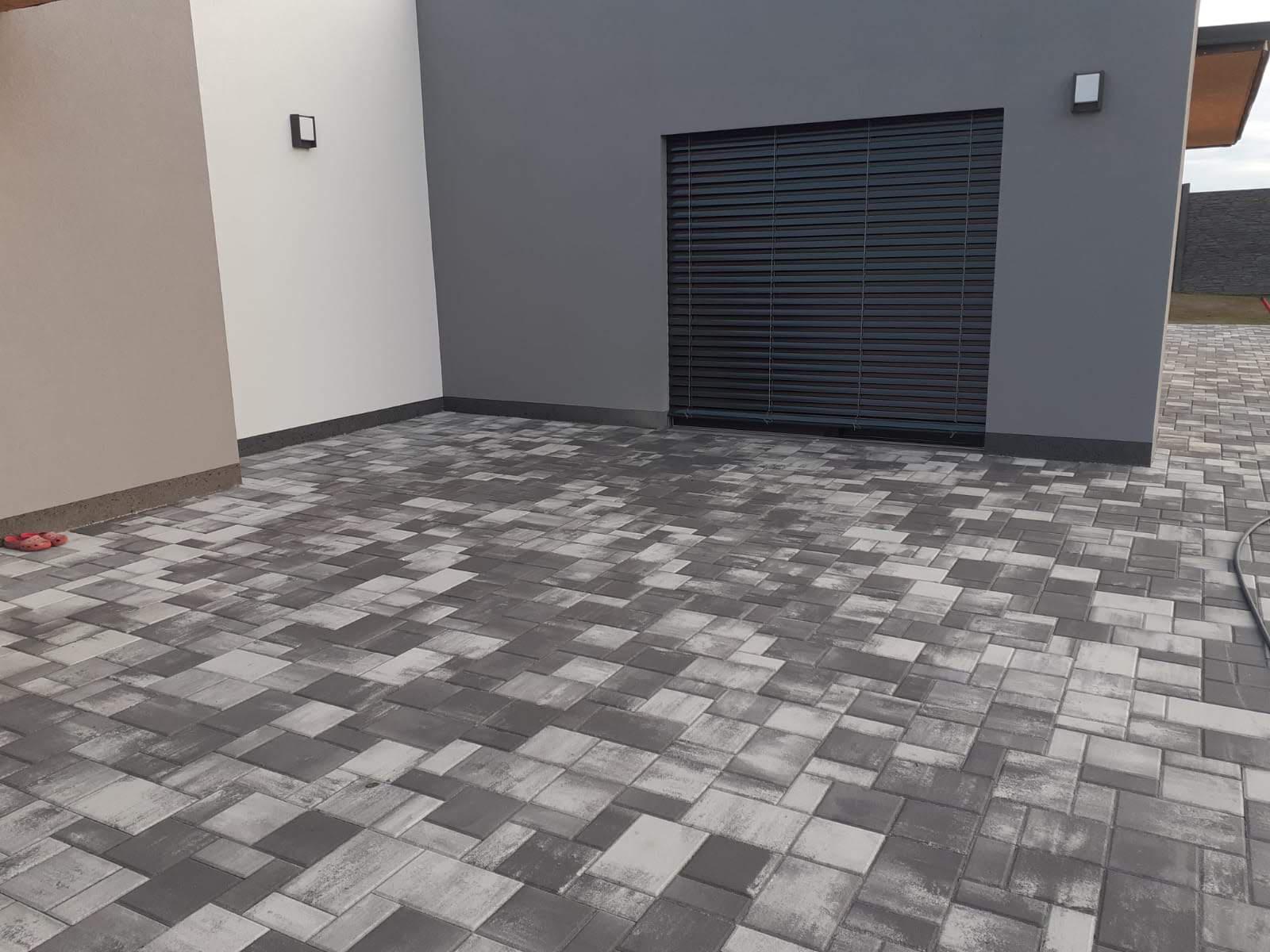 Zámkové dlažby David Hýl