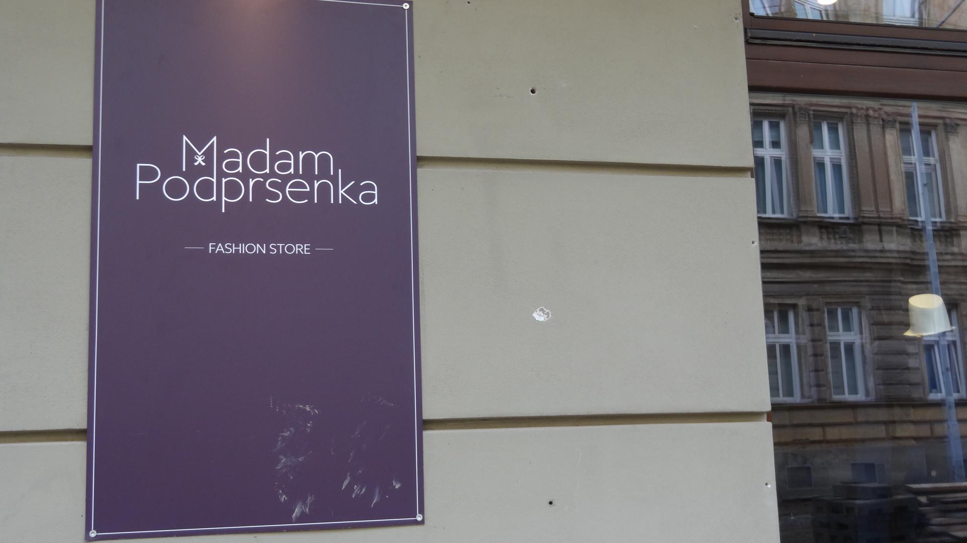 Madam Podprsenka foto 2