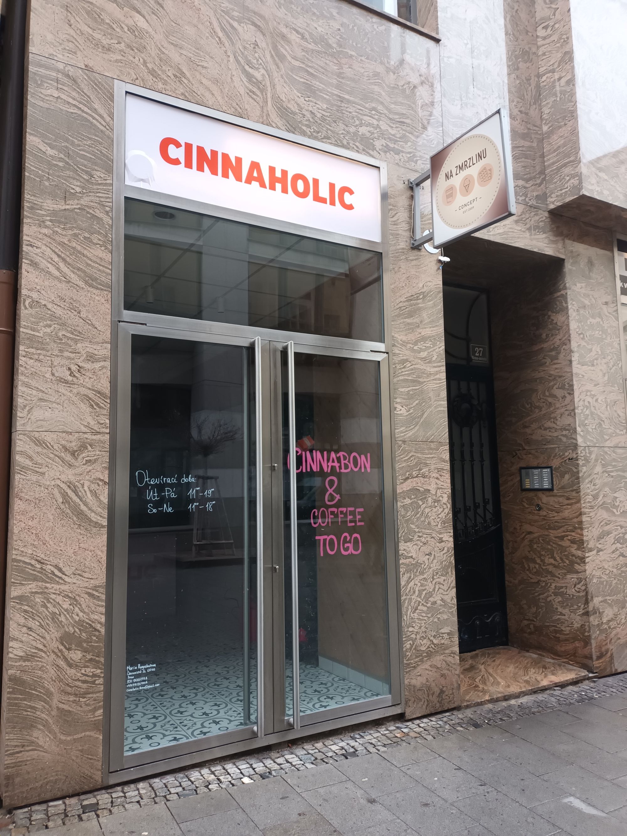 CINNAHOLIC foto 2