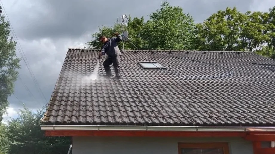 ČIŠTĚNÍ MYTÍ NÁTĚRY RENOVACE. Fasád střech a konstrukcí foto 4