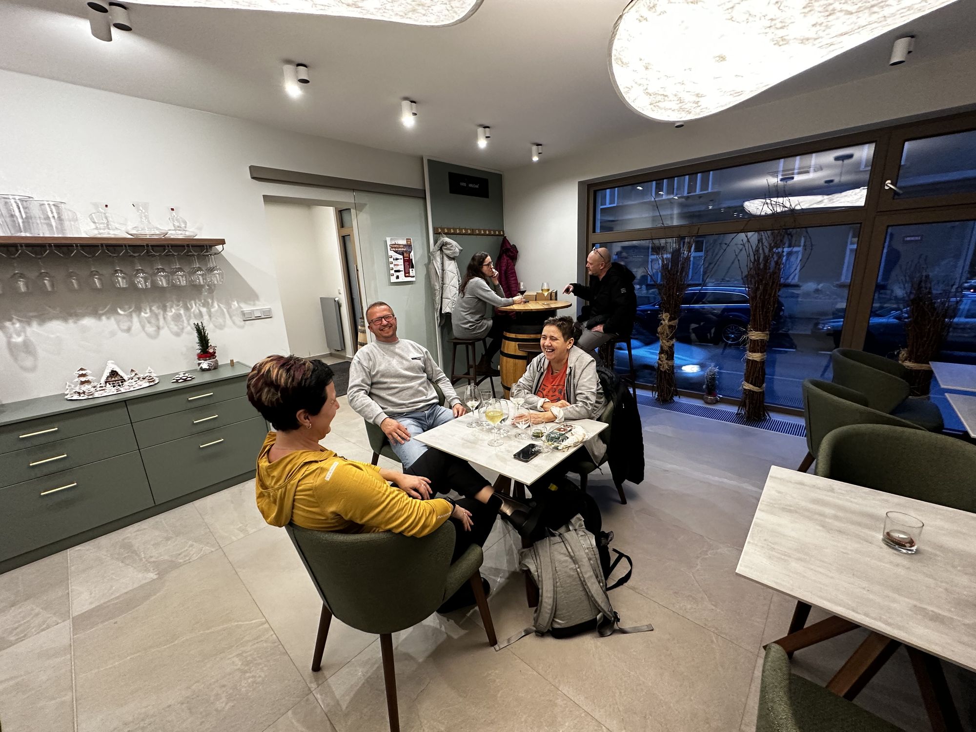 Vinotéka a vinný bar VÍNO HRUŠKA foto 4