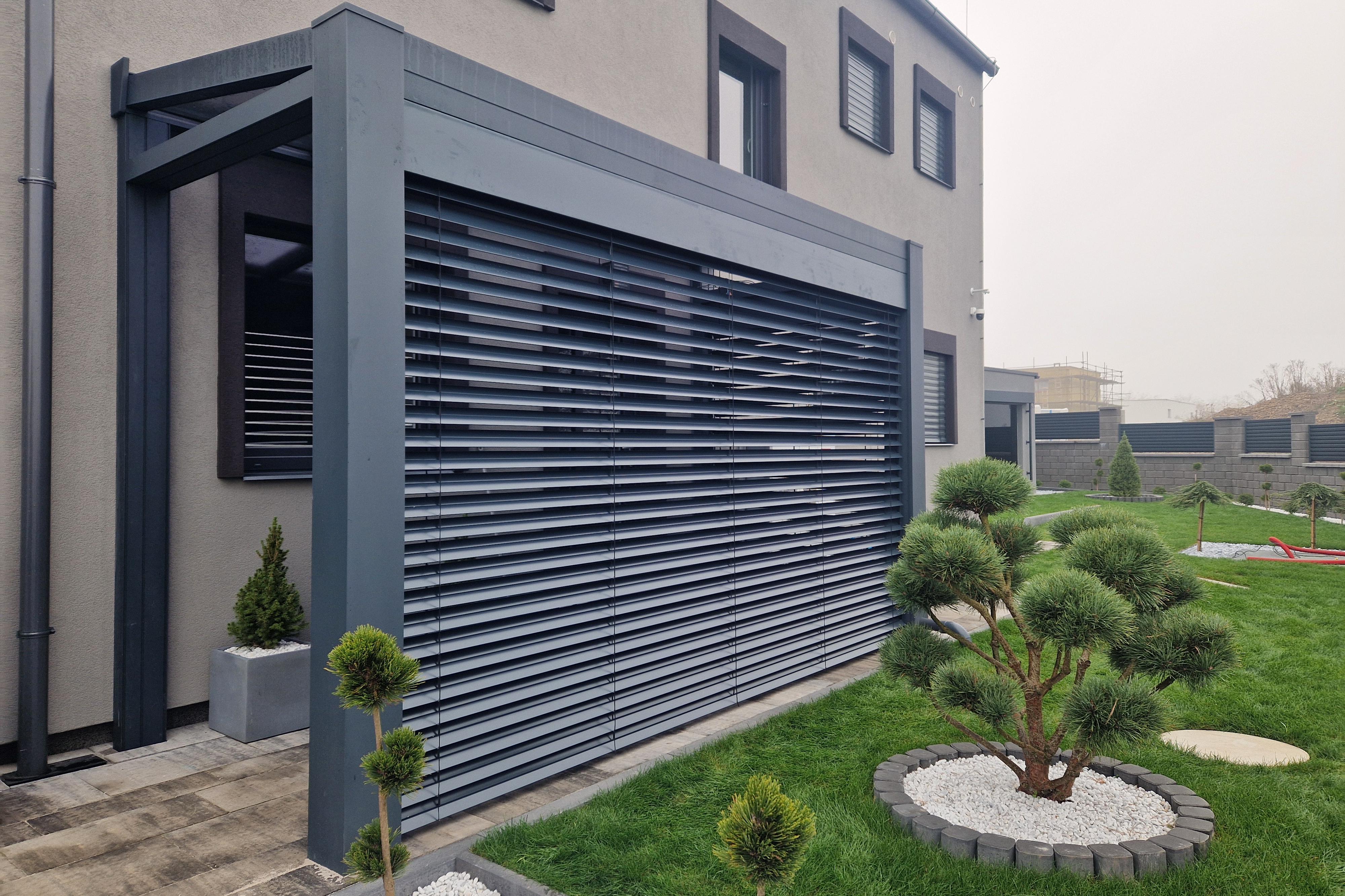 Žaluzie Halouzka-Stínění interiéru na míru