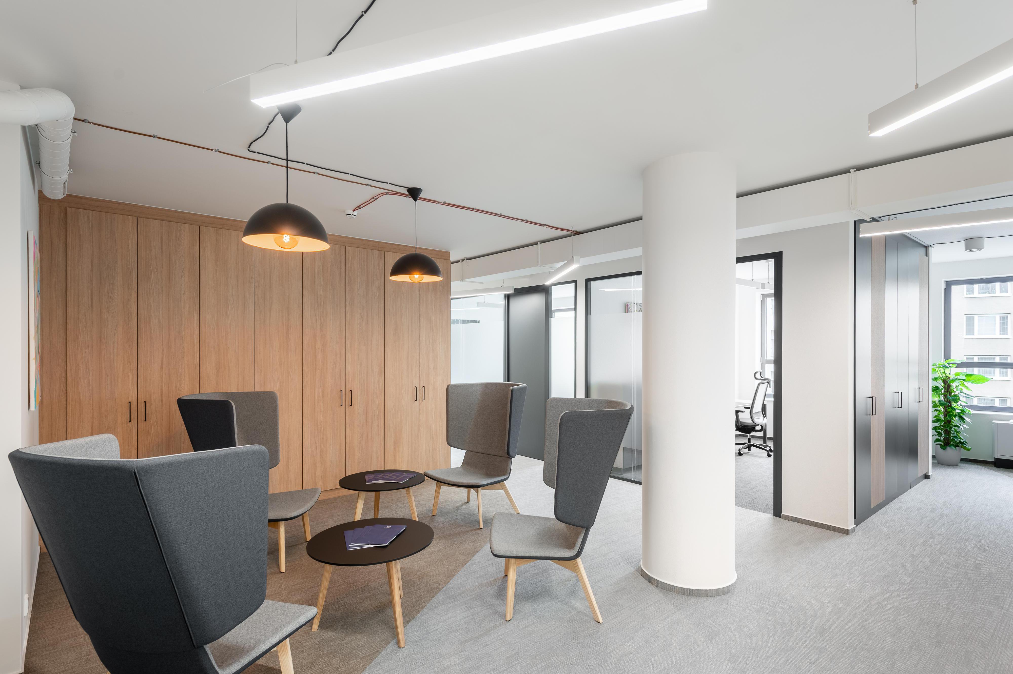 Pronájem kanceláře 528 m²