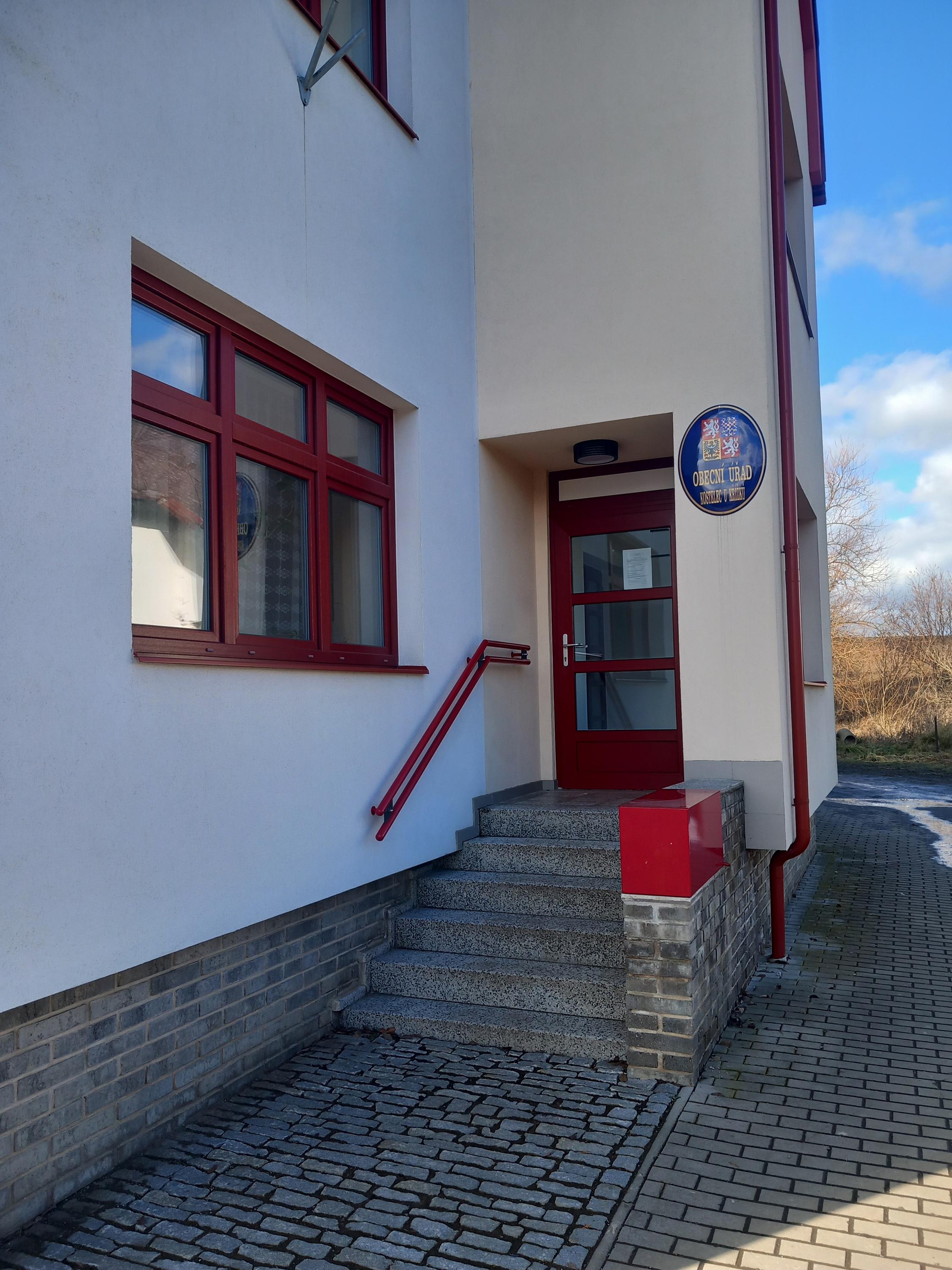 Kostelec u Křížků - obecní úřad foto 2