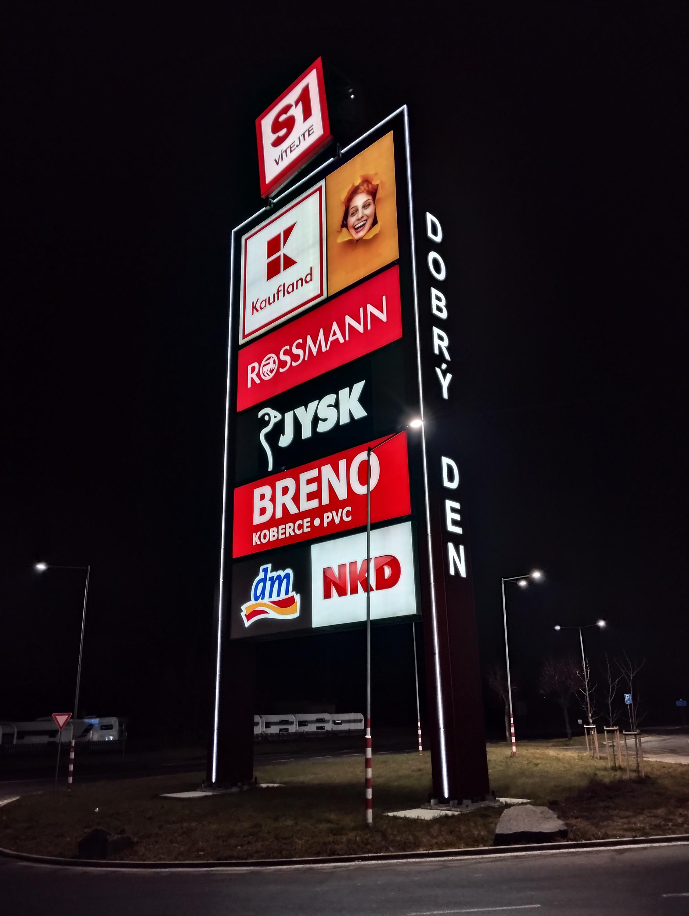 S1 Center - Nákupní park Přerov foto 6