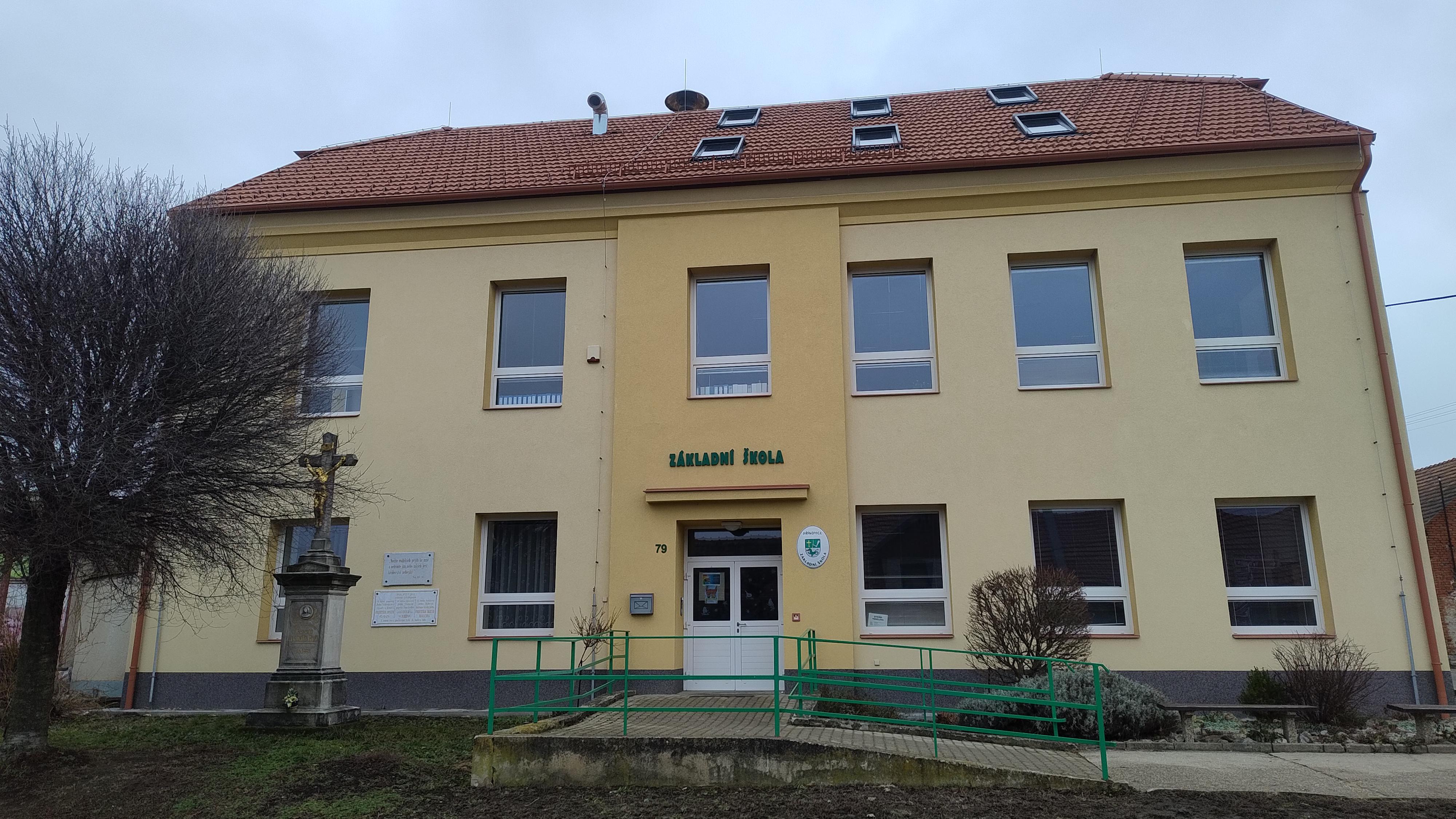 Základní škola , Jiříkovice, okres Brno - venkov foto 2