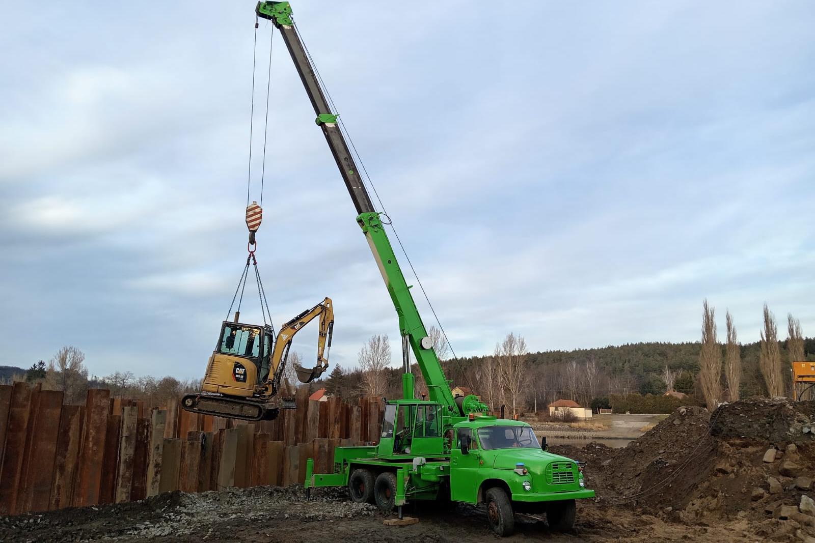 Jeřábnické práce, montážní plošiny 16m a 27m