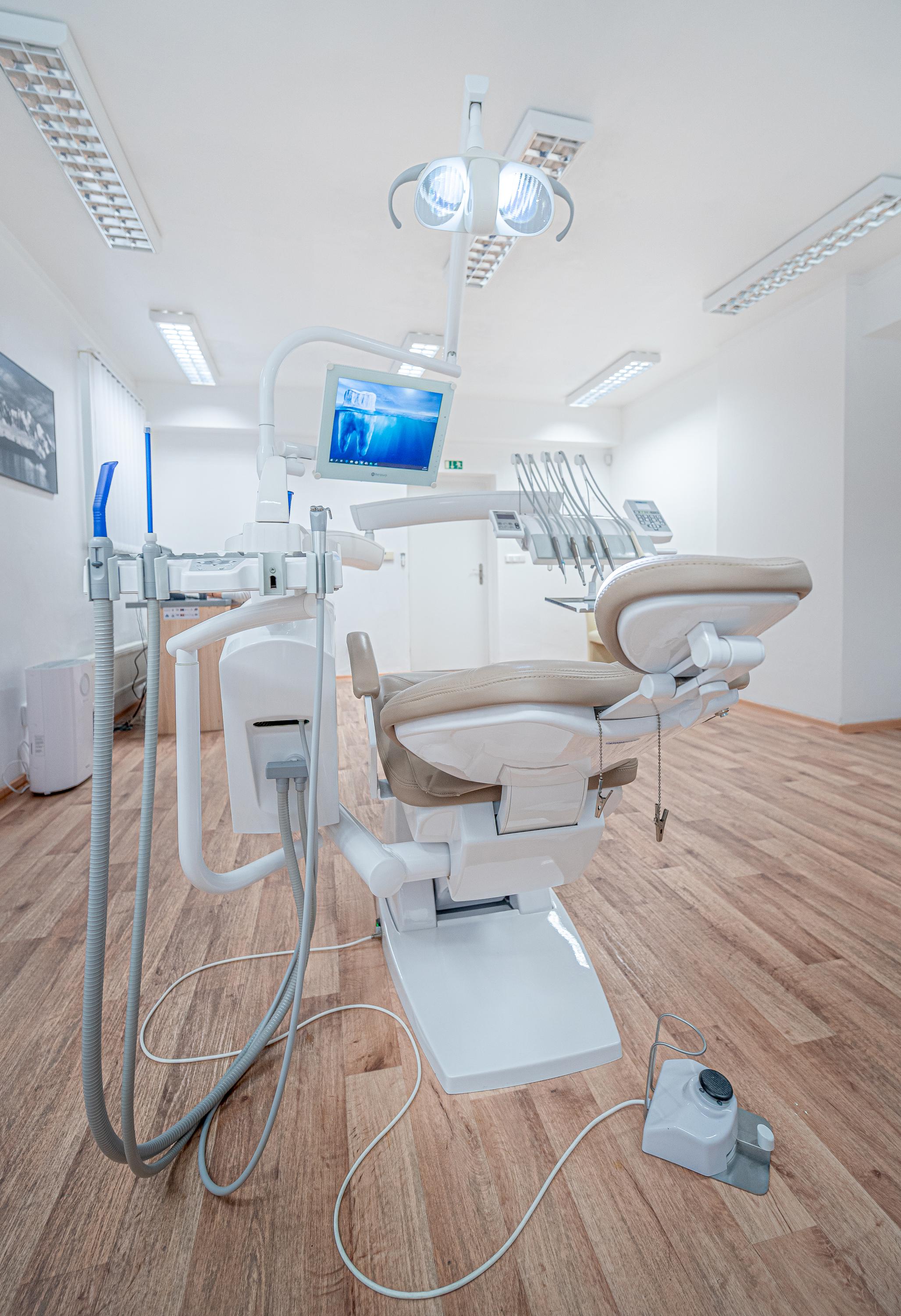 BLANKDENT s.r.o. - MDDr. Petr Novák foto 3