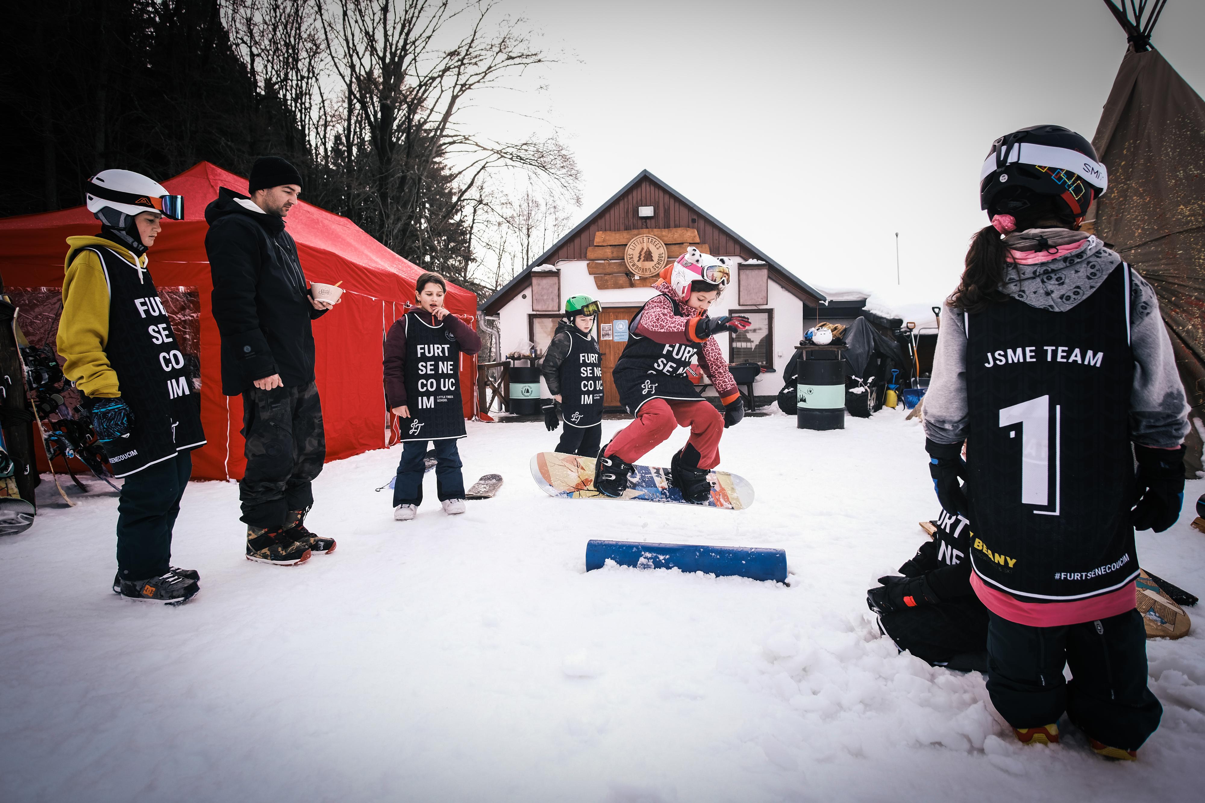 Little Trees Snowboard School foto 4