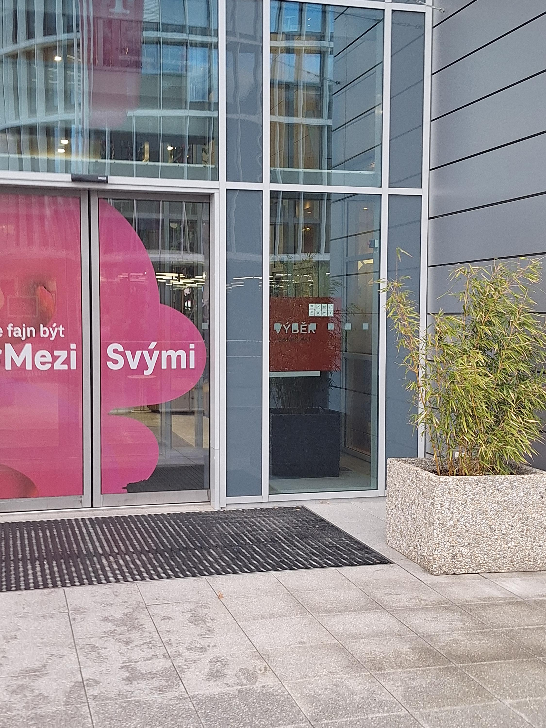 Bankomat Komerční banky foto 2