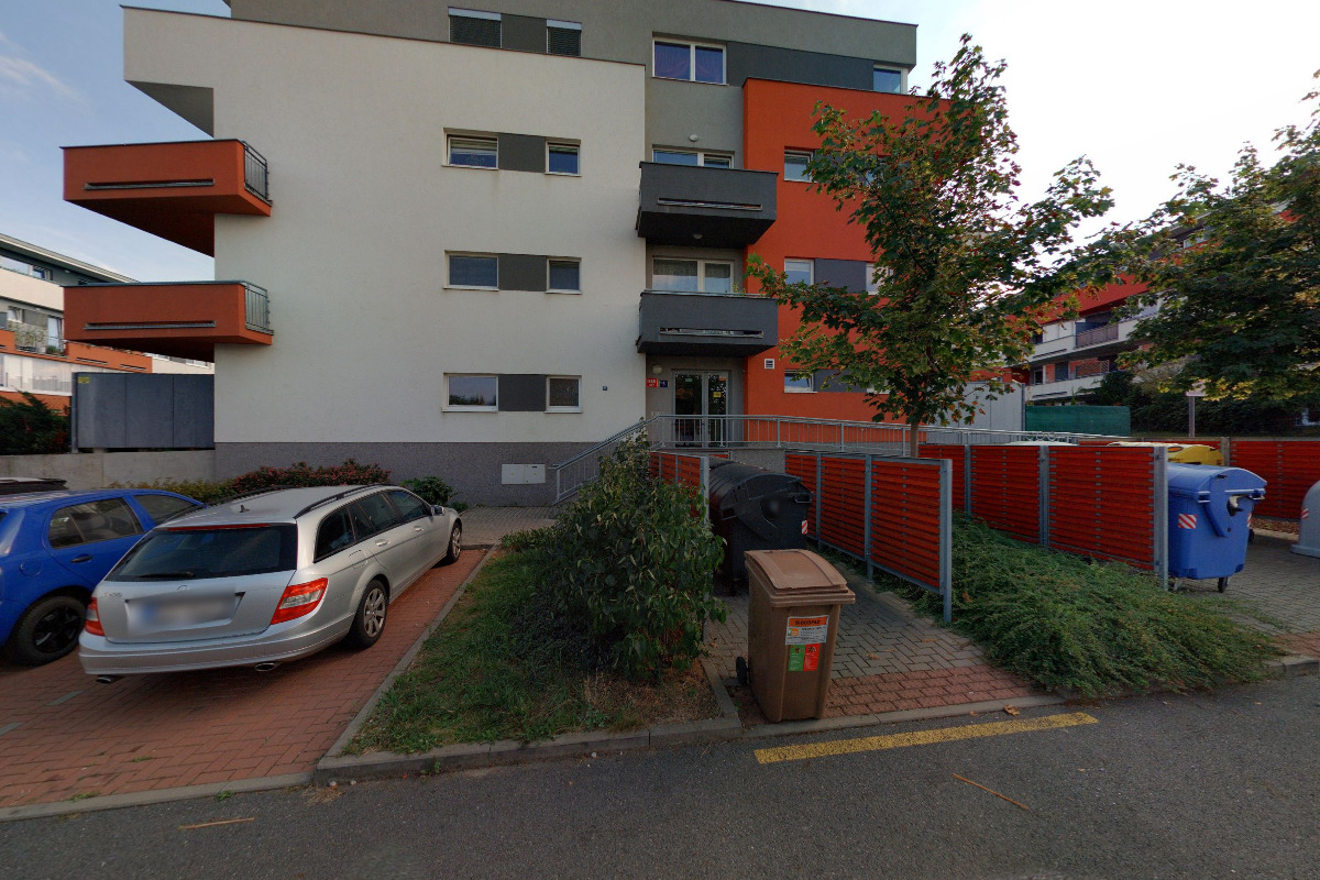 ČESKOMORAVSKÁ POZEMKOVÁ