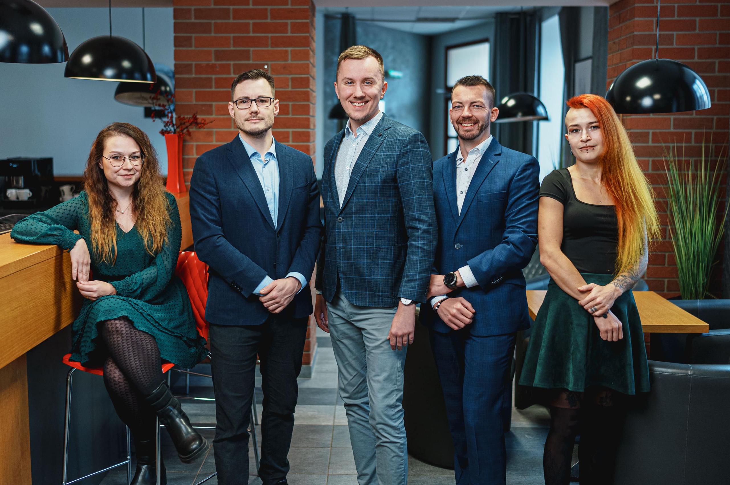 Adam Ostatek - Finance