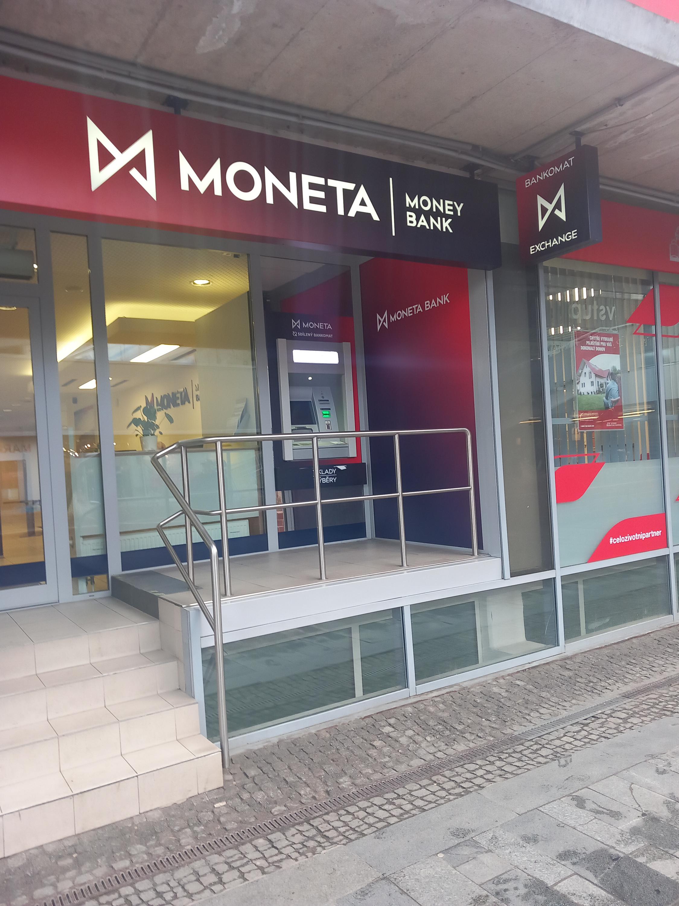 MONETA Money Bank bankomat foto 1
