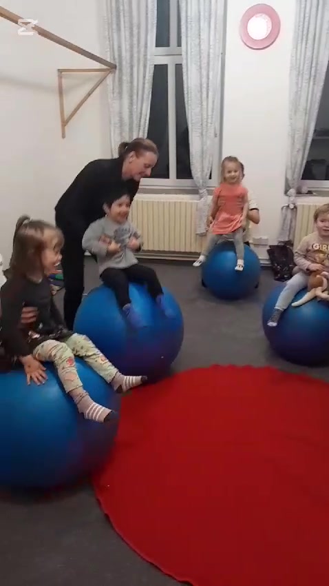 Oříšek - Kavárna a čajovna Slunečnice foto 2 (náhled videa)