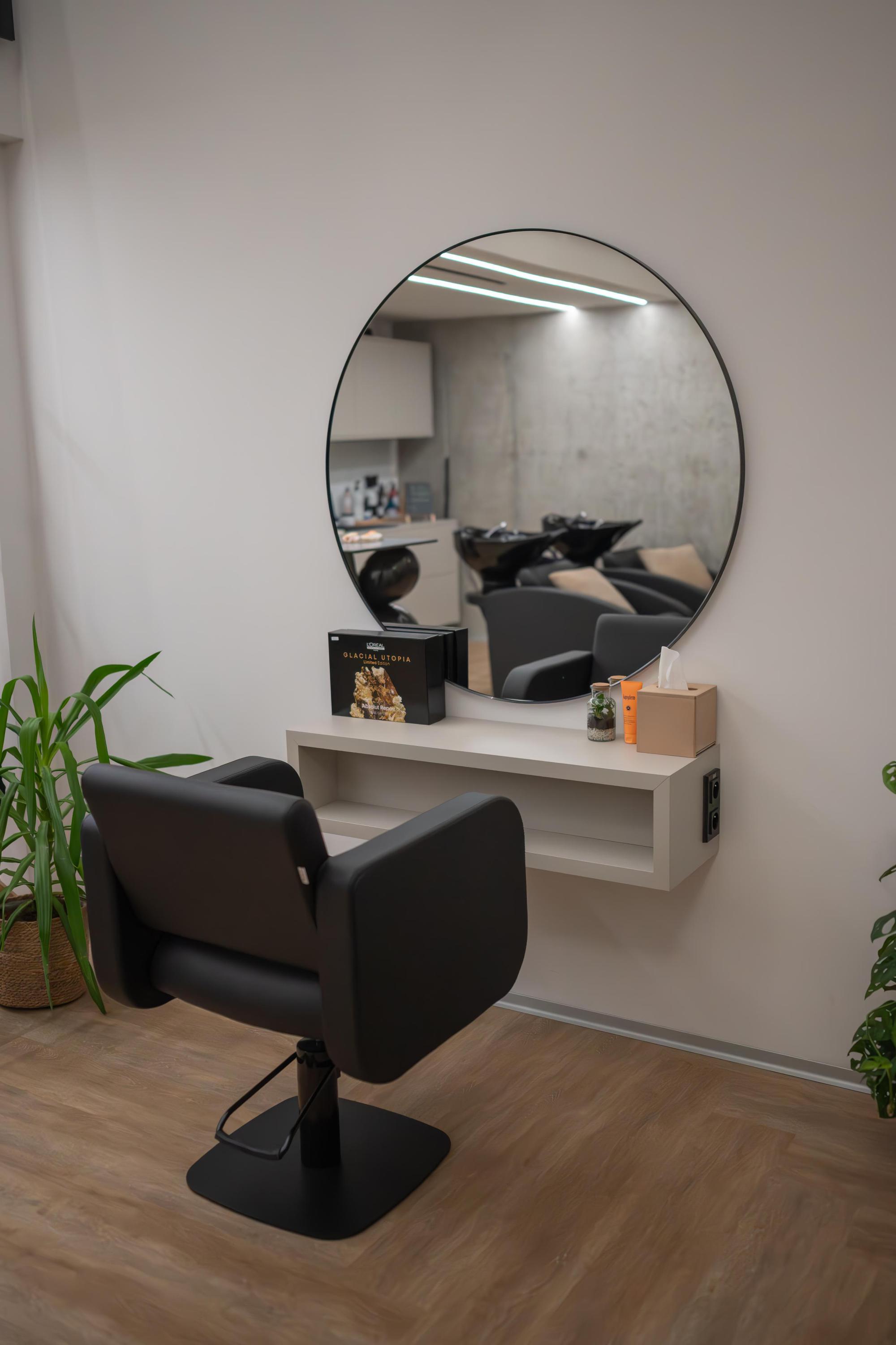 L&A kadeřnictví a trichologie foto 2