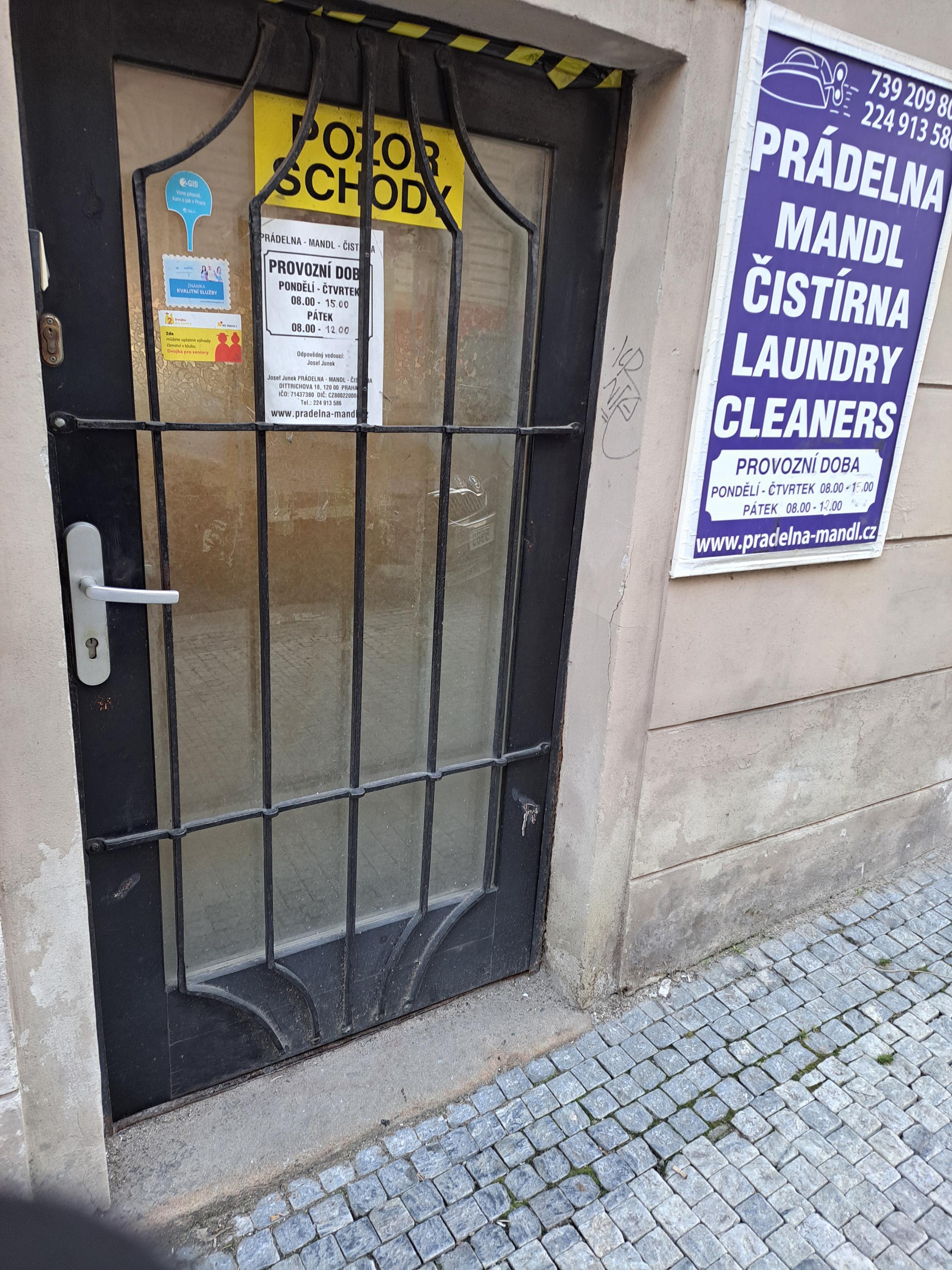 Josef Junek - prádelna, mandl, čistírna foto 2