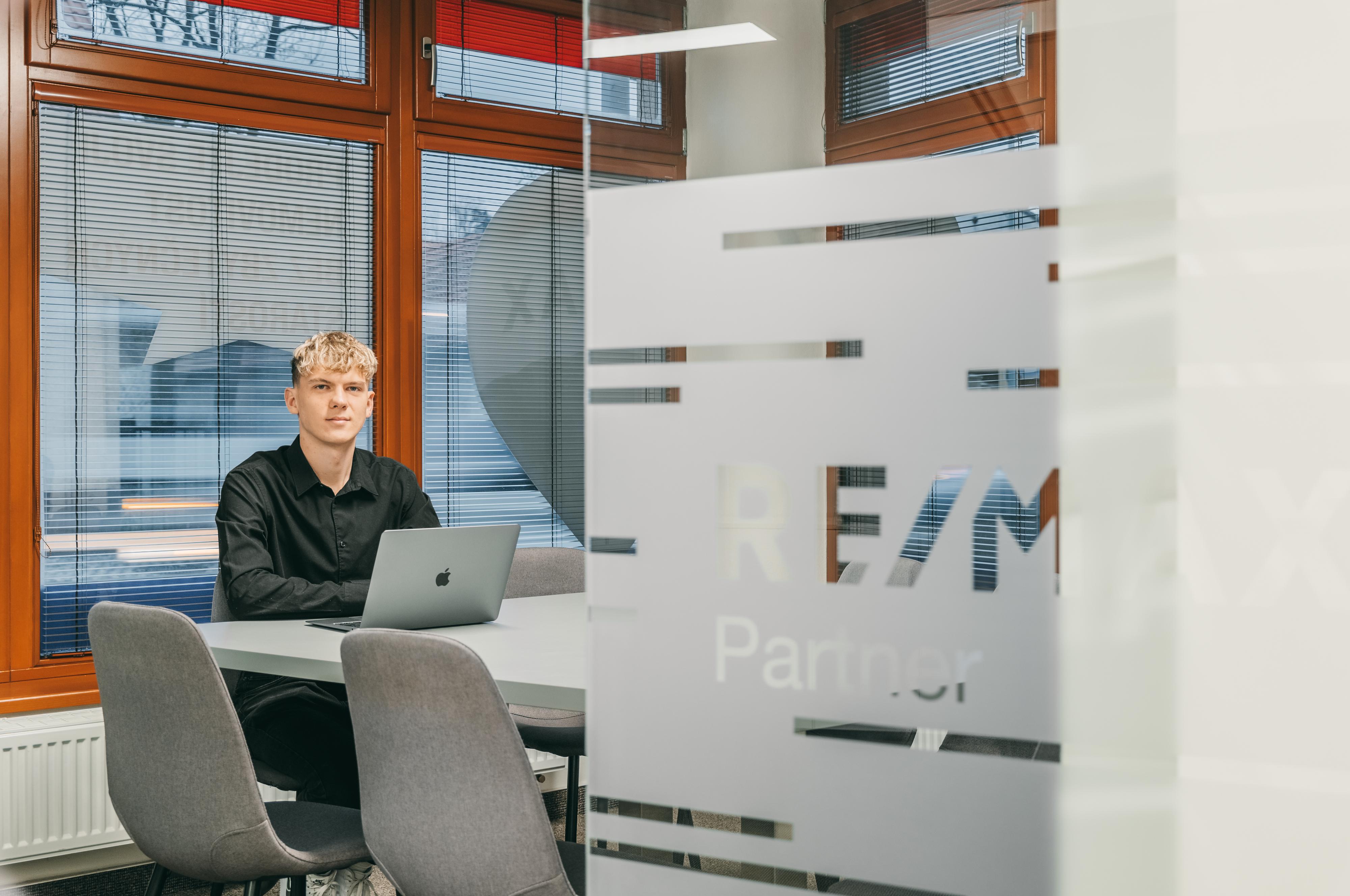 Jakub Vejšický - realitní makléř RE/MAX