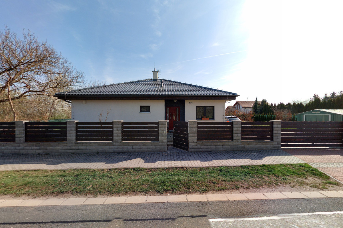 Realitní makléř Aneta Javůrková, MBA foto 2