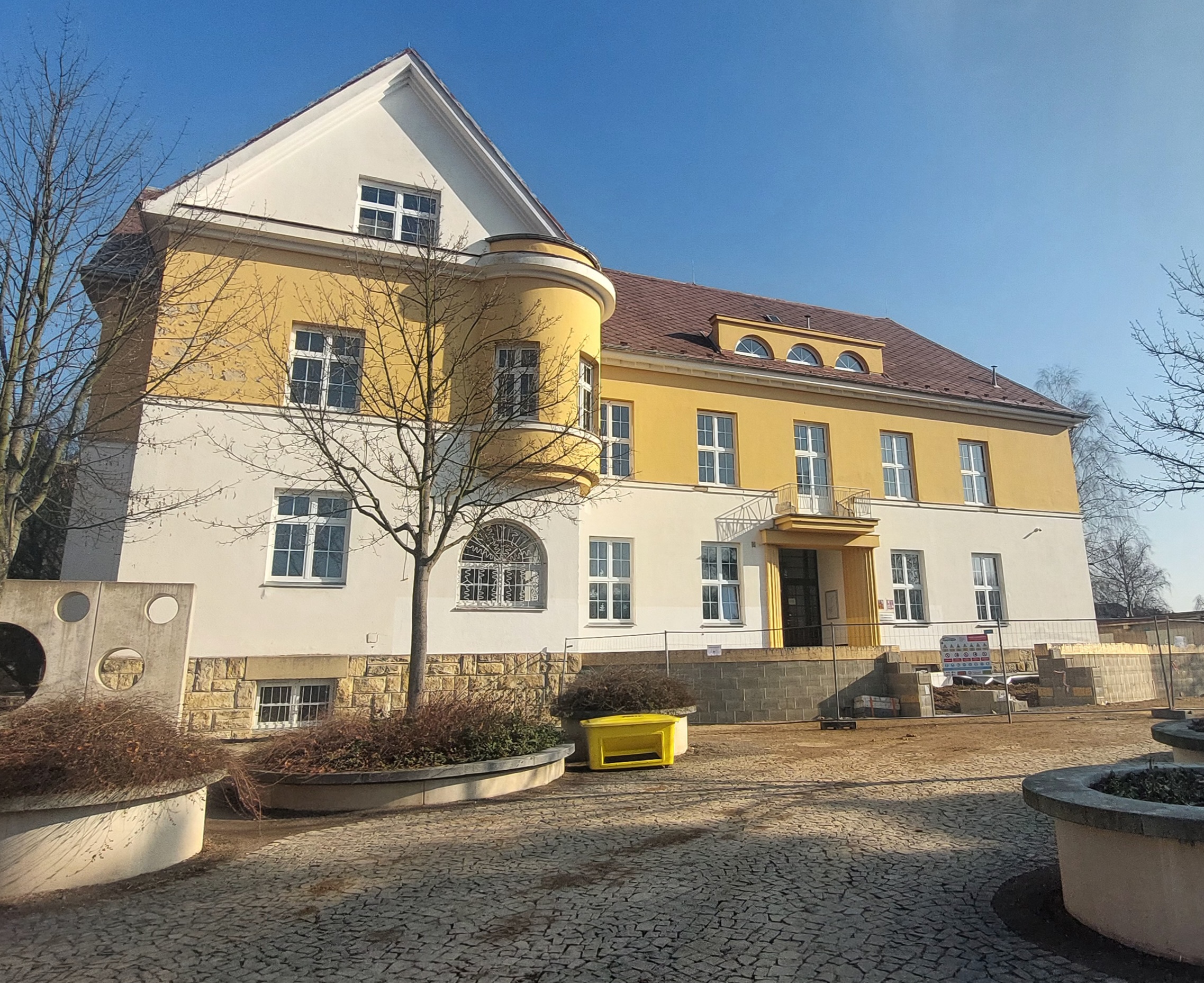 Vyšší odborná škola a střední škola zdravotnická a sociální Ústí nad Orlicí foto 4