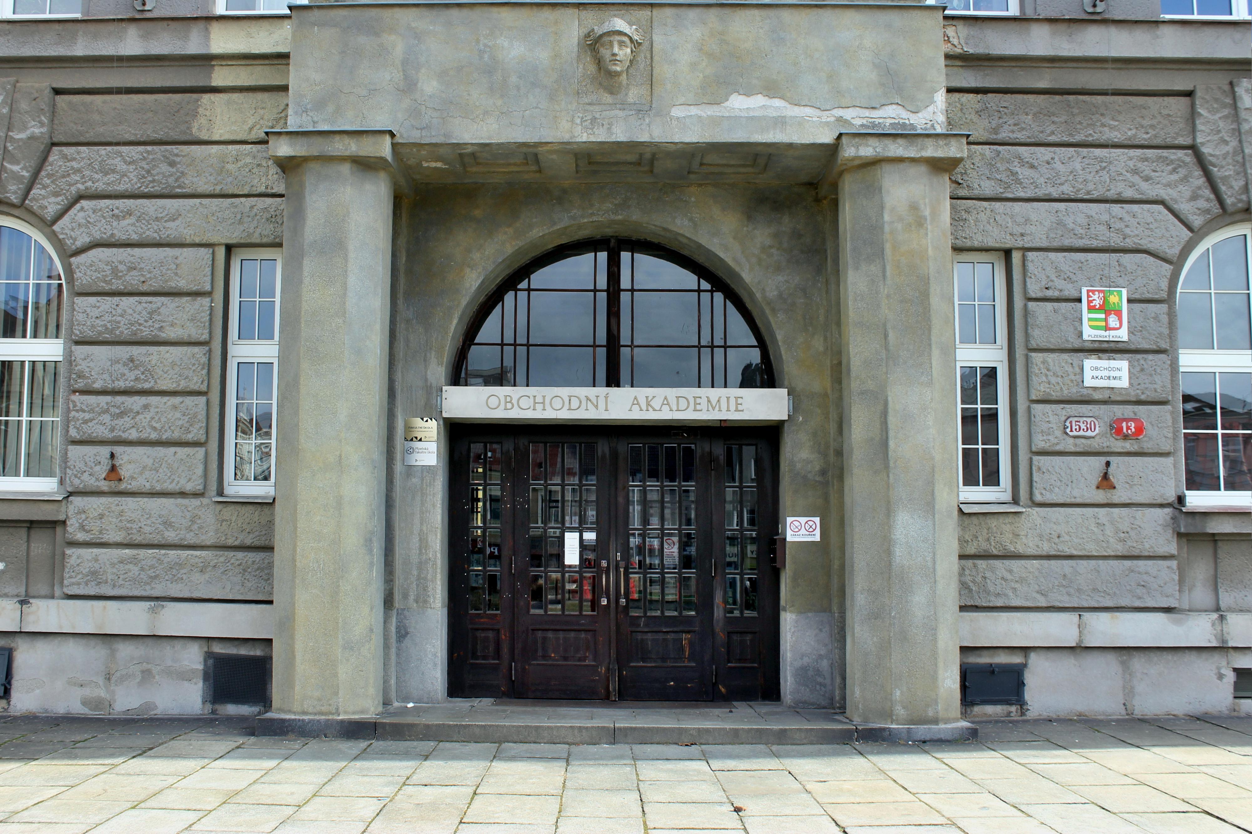 Obchodní akademie, Plzeň, náměstí T. G. Masaryka 13 foto 3