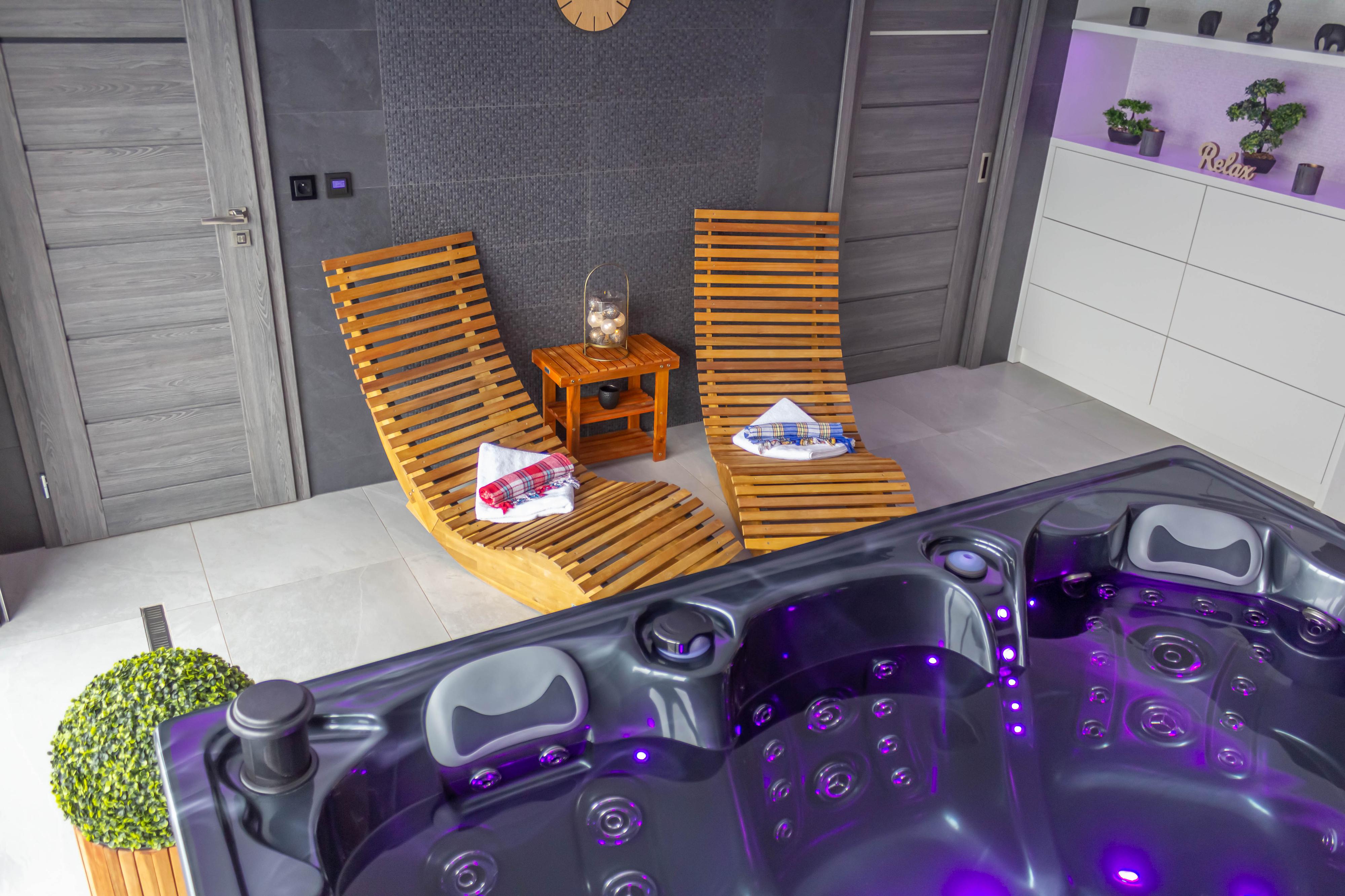 2 osoby/3 hod pracovní dny od 9 do 15