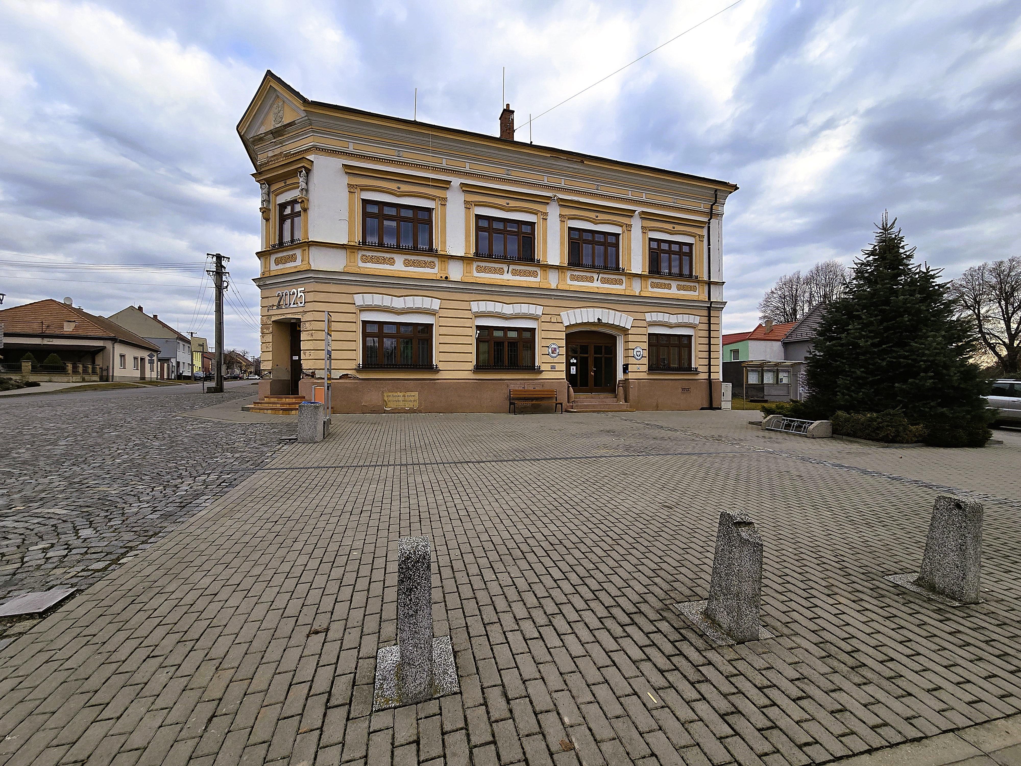 Kralice na Hané - úřad městyse foto 5
