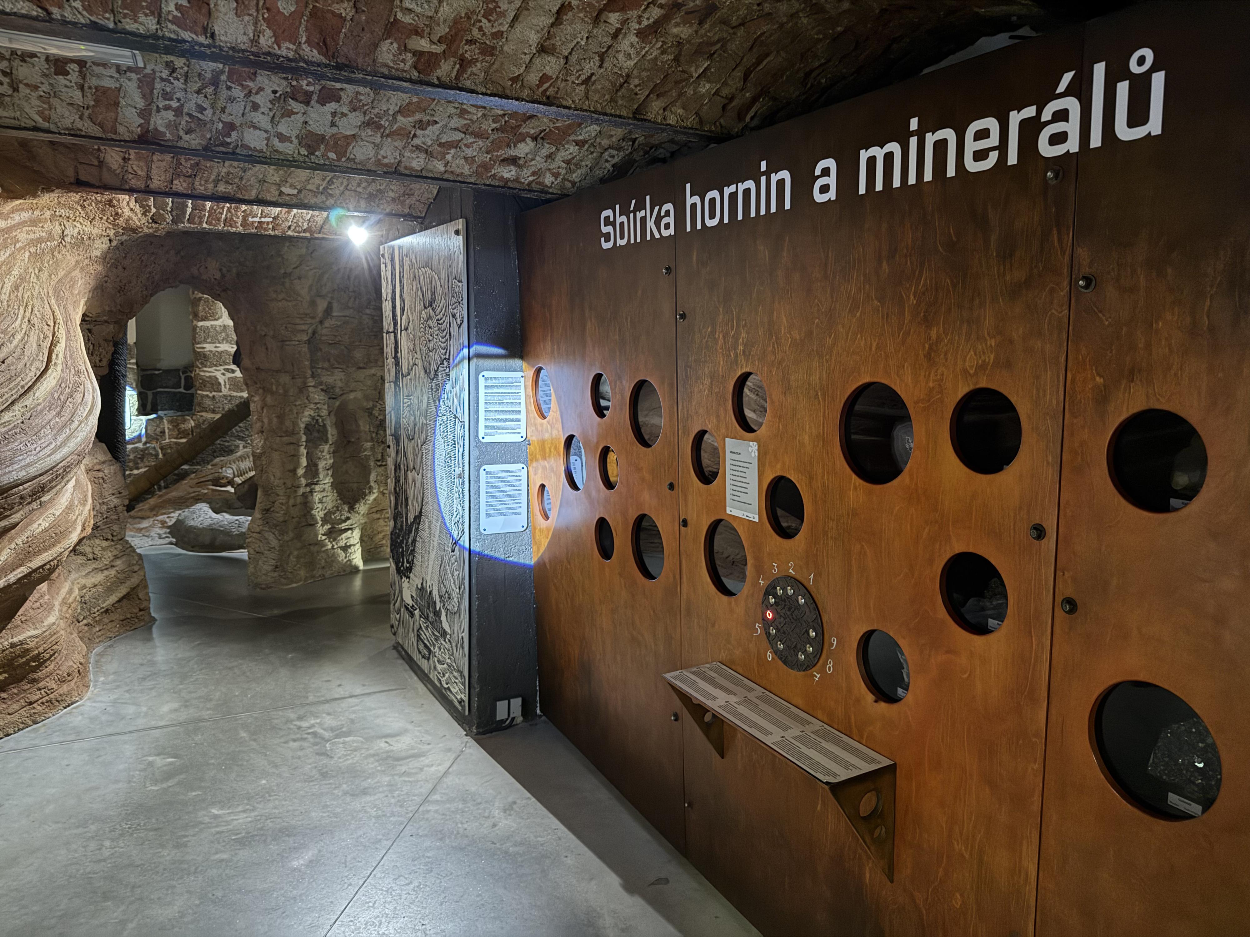 iQLANDIA Science center