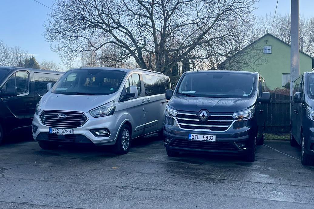 Ford Tourneo Custom - 8 míst, klimatizace