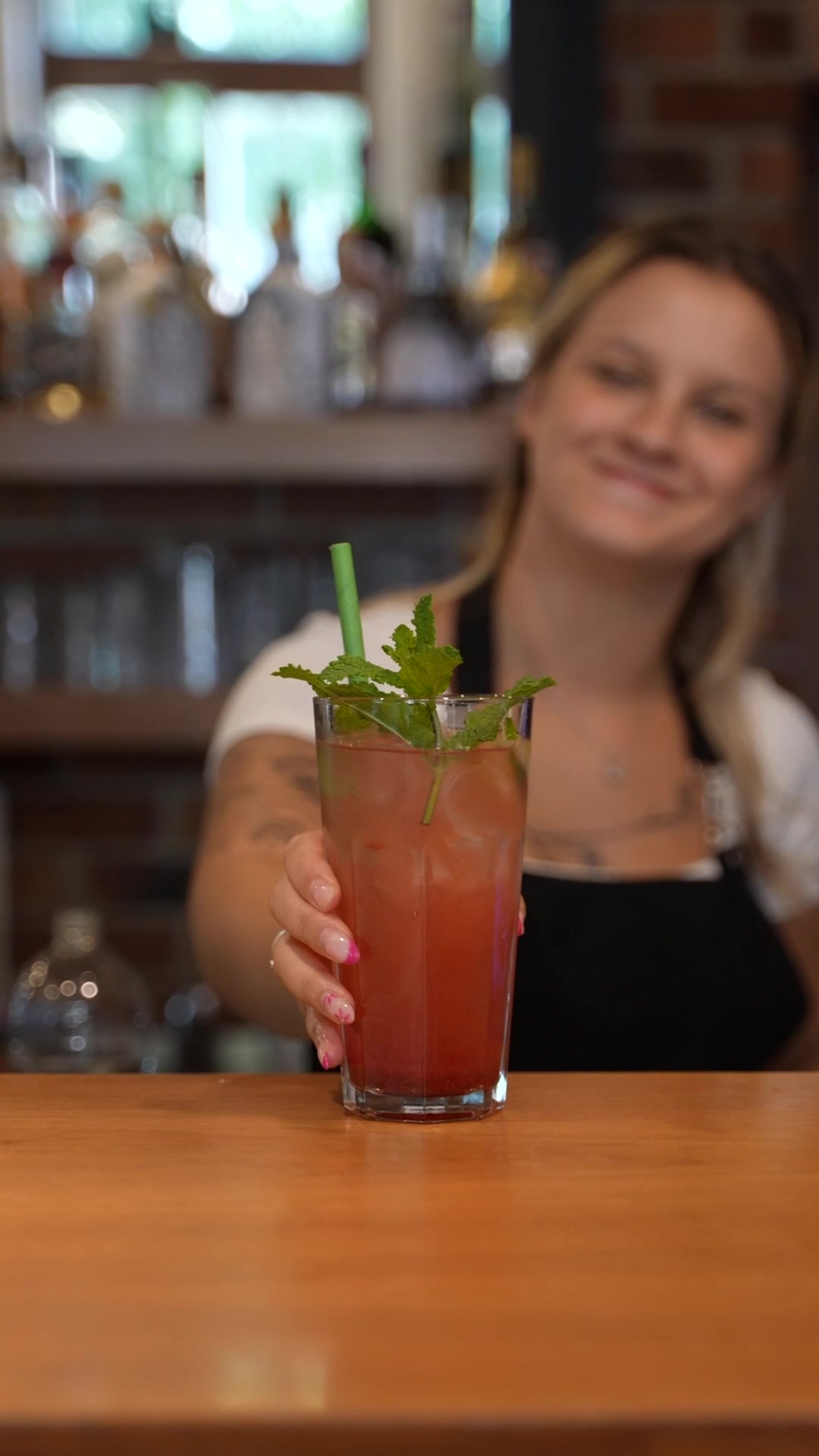 Salut Restaurant foto 2 (náhled videa)