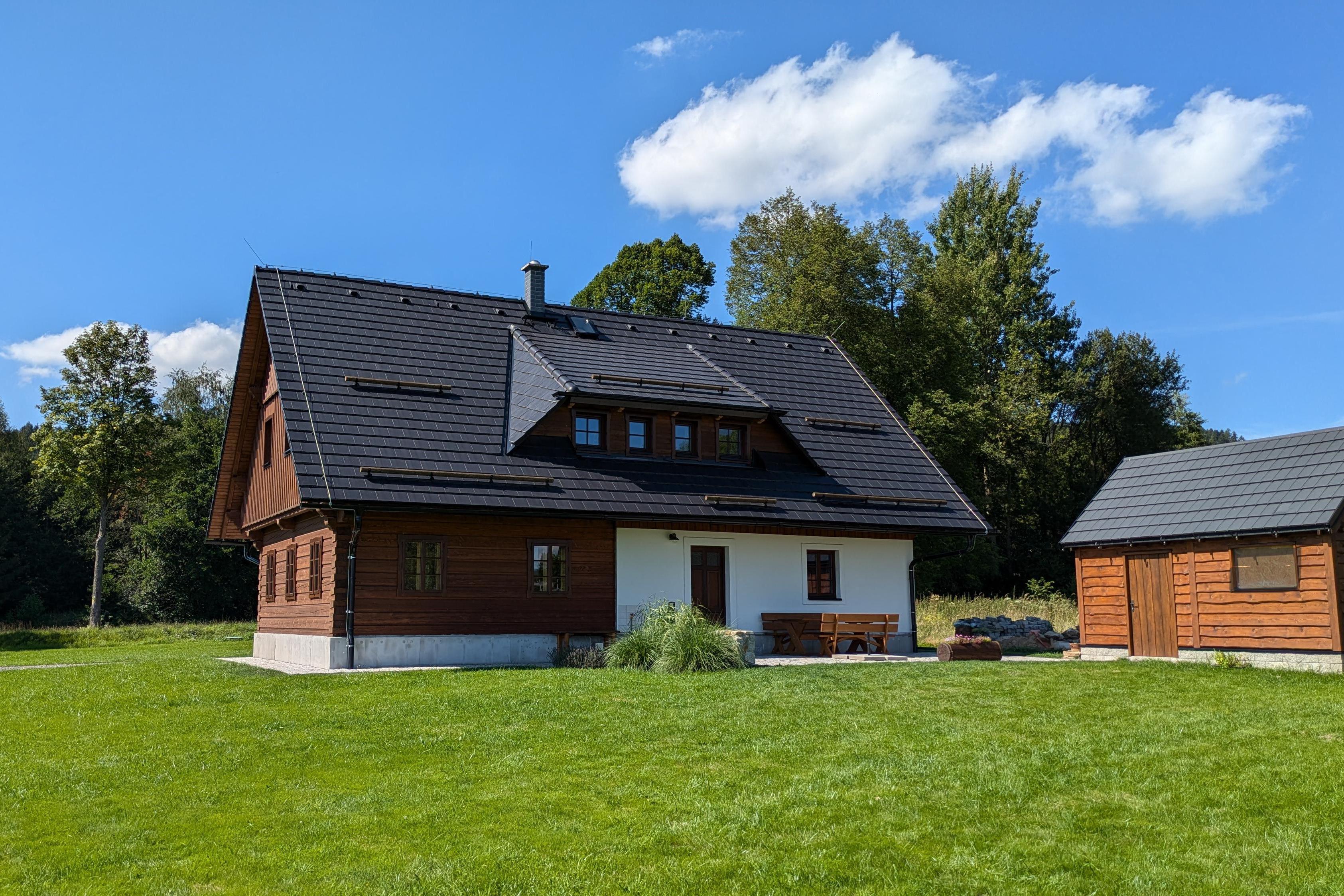 Roubená chalupa v Lipce