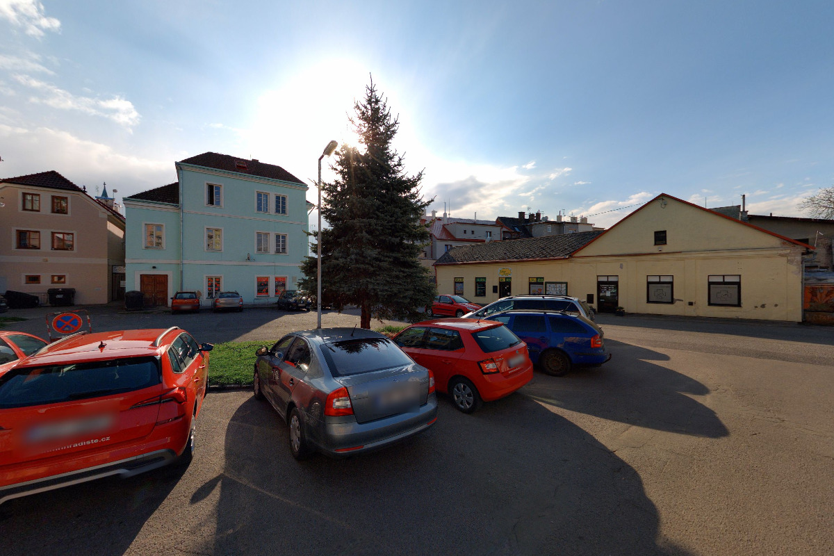 Dobíjecí stanice ČEZ