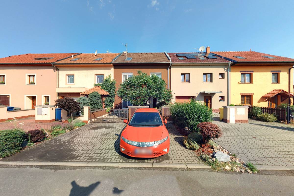 Eliška Kolomazníková, DiS - makléřka RE/MAX G8 Reality