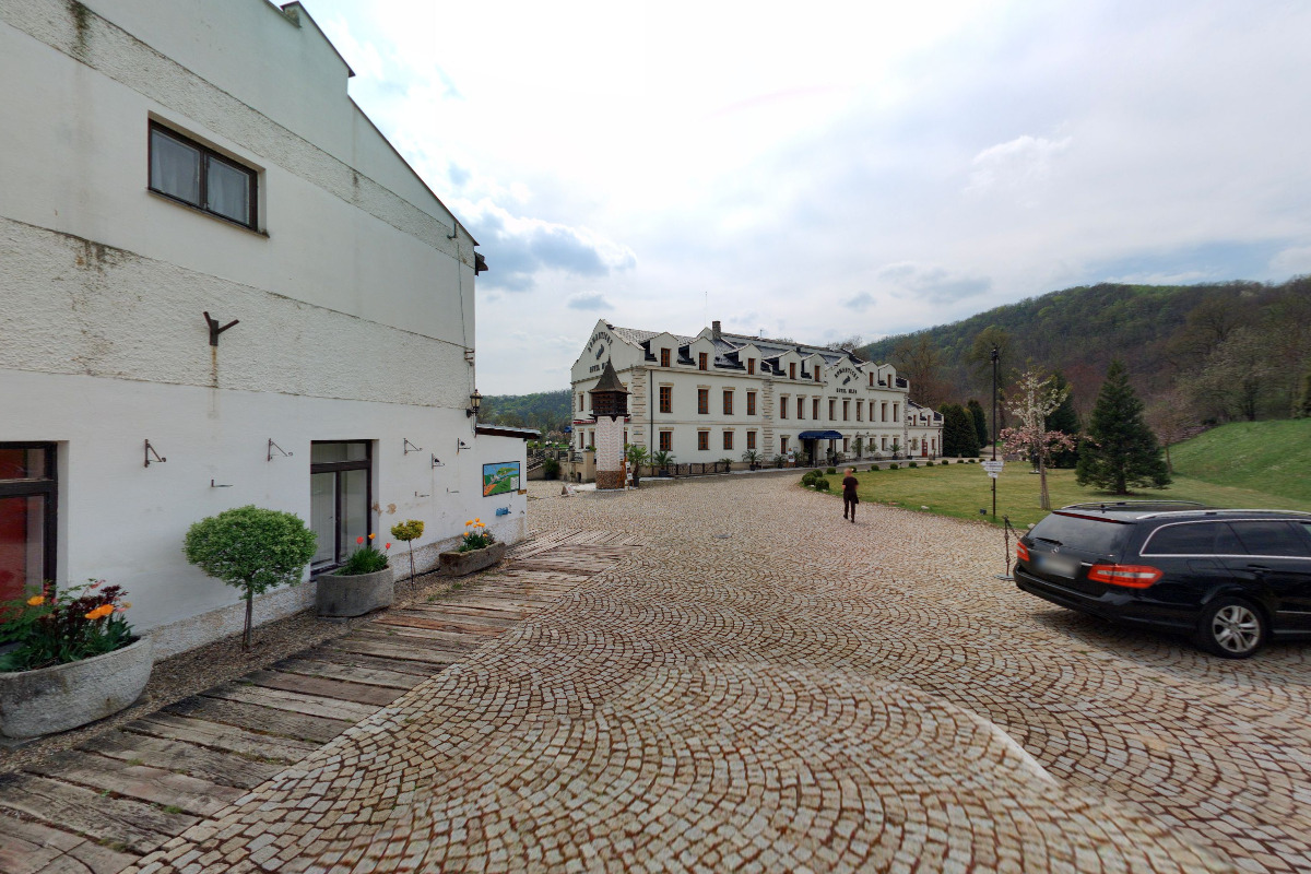 Hotel Mlýn Karlštejn - dobíjecí stanice