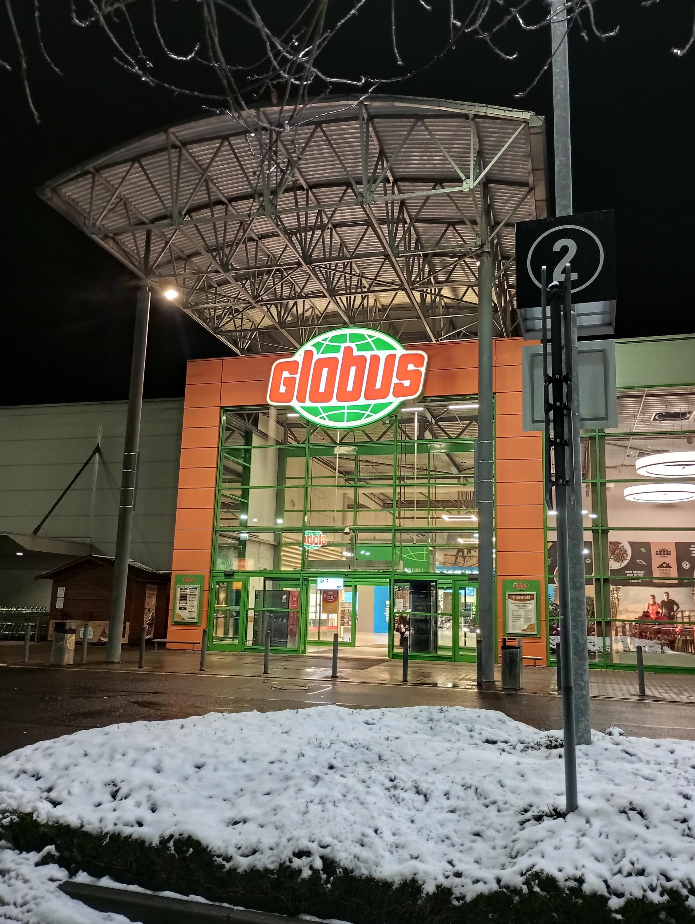 Globus Hypermarket foto 2