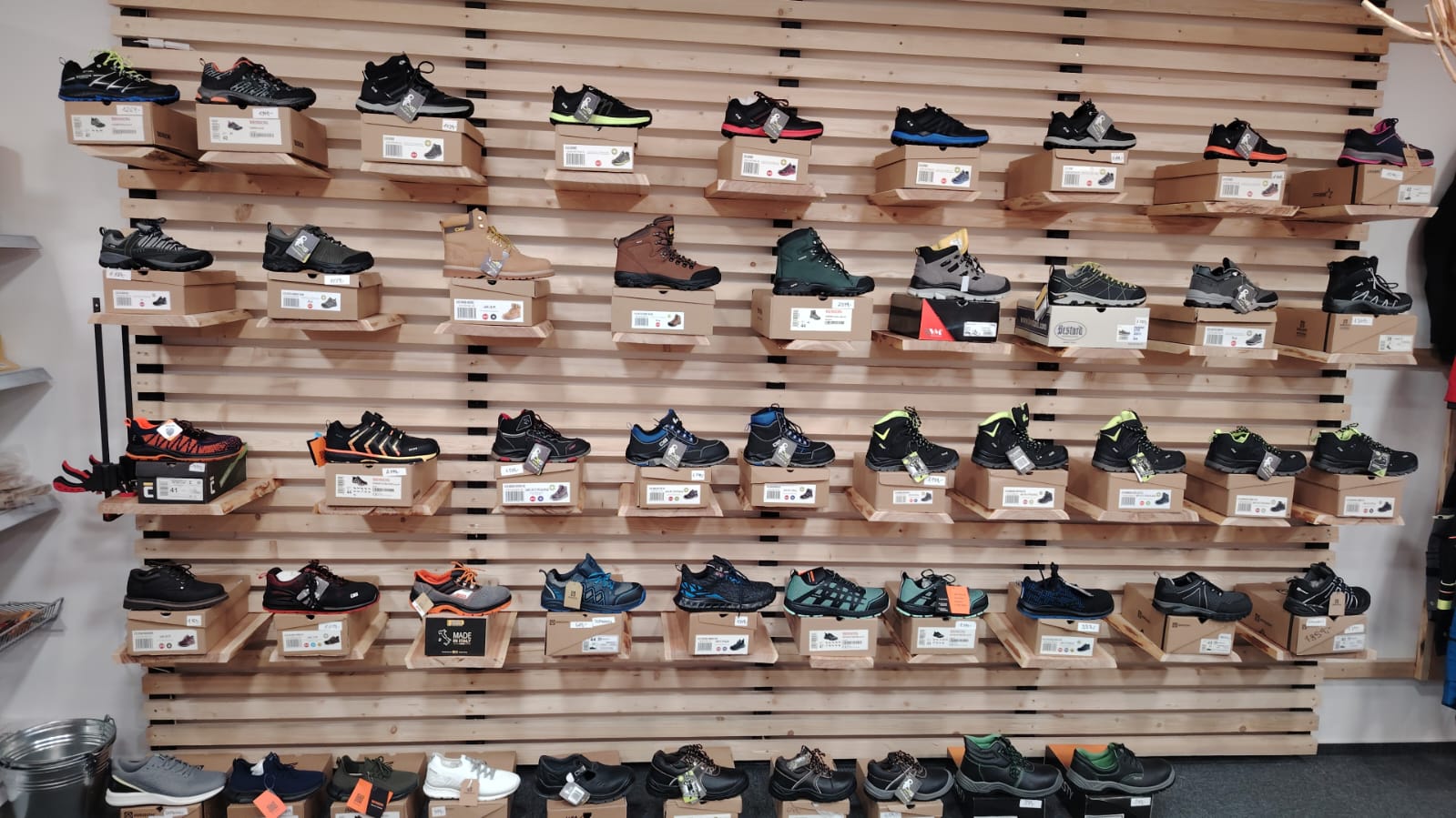 MARA - pracovní oděvy a outdoor foto 3