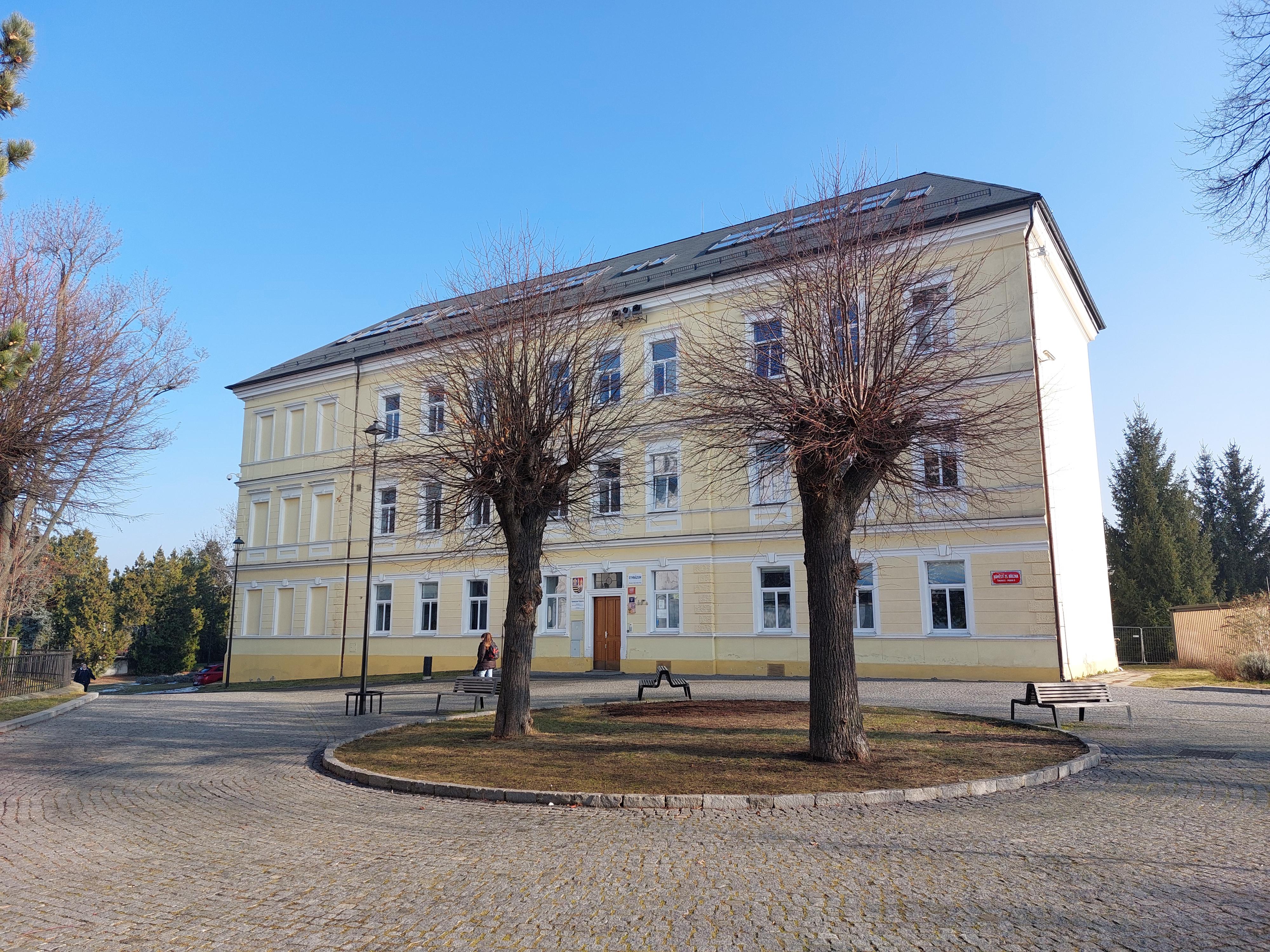 Gymnázium Čakovice, Praha 9, nám. 25.března 100 foto 6