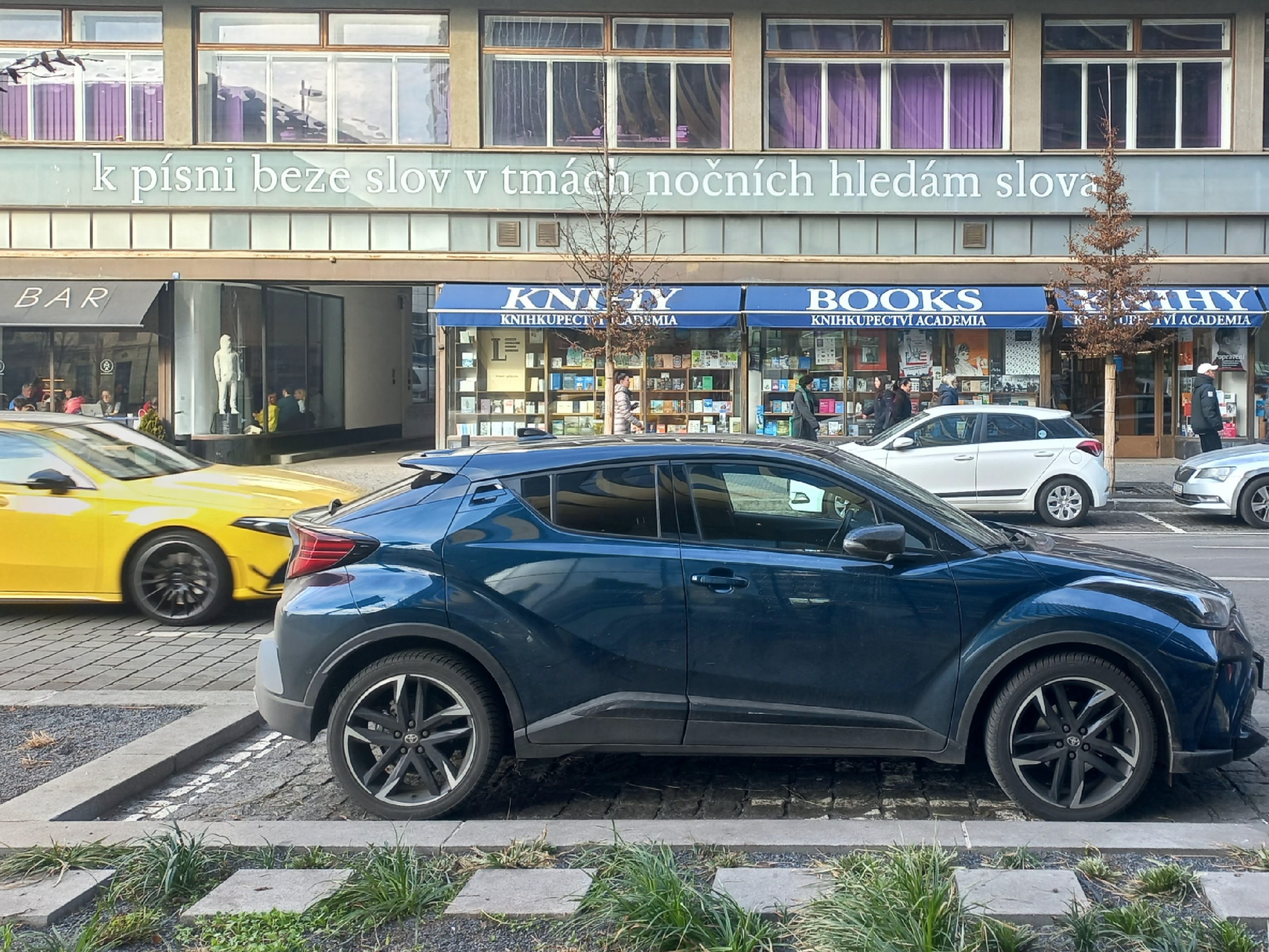 Knihkupectví Academia foto 3